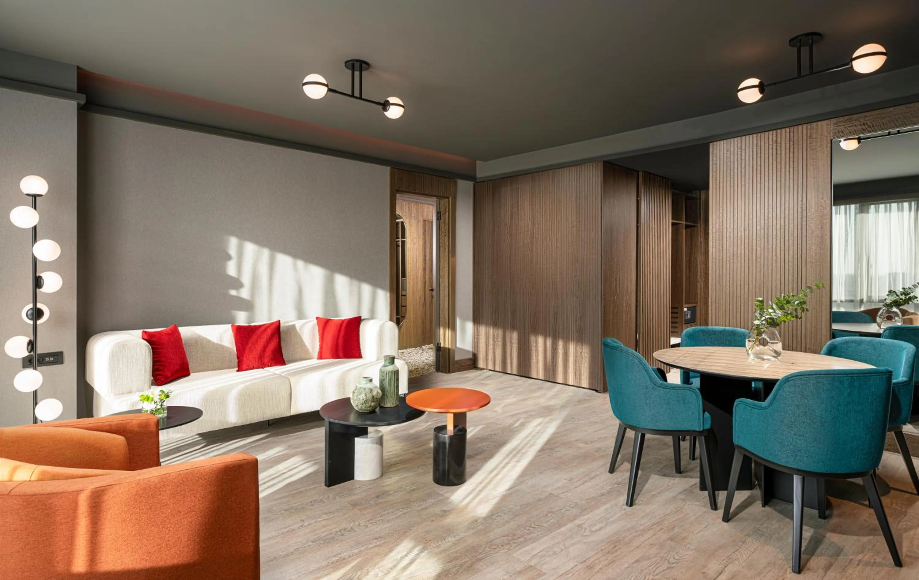 Living room in Mövenpick Hotel Istanbul Marmara Sea