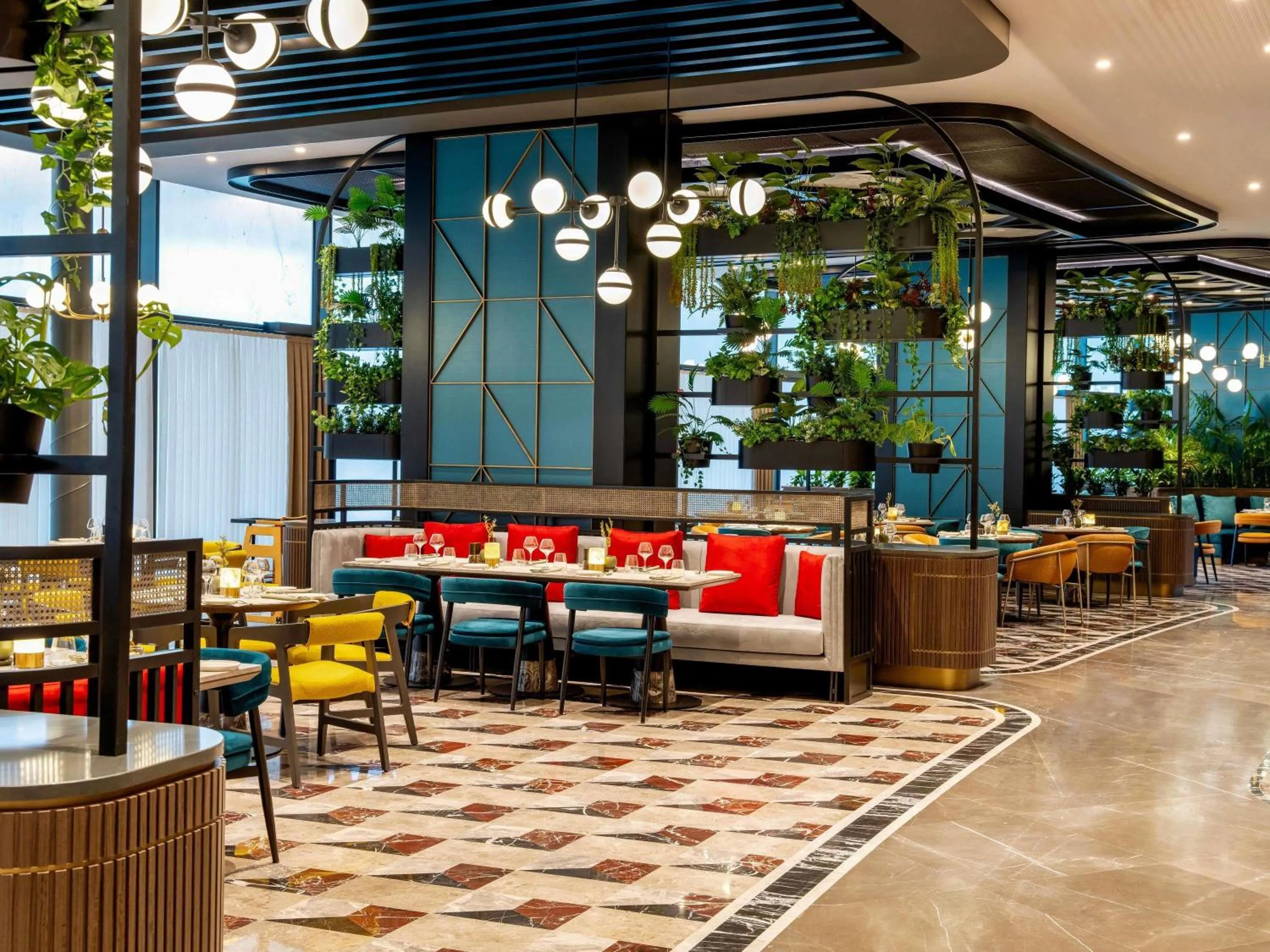 Restaurant/places to eat in Mövenpick Hotel Istanbul Marmara Sea