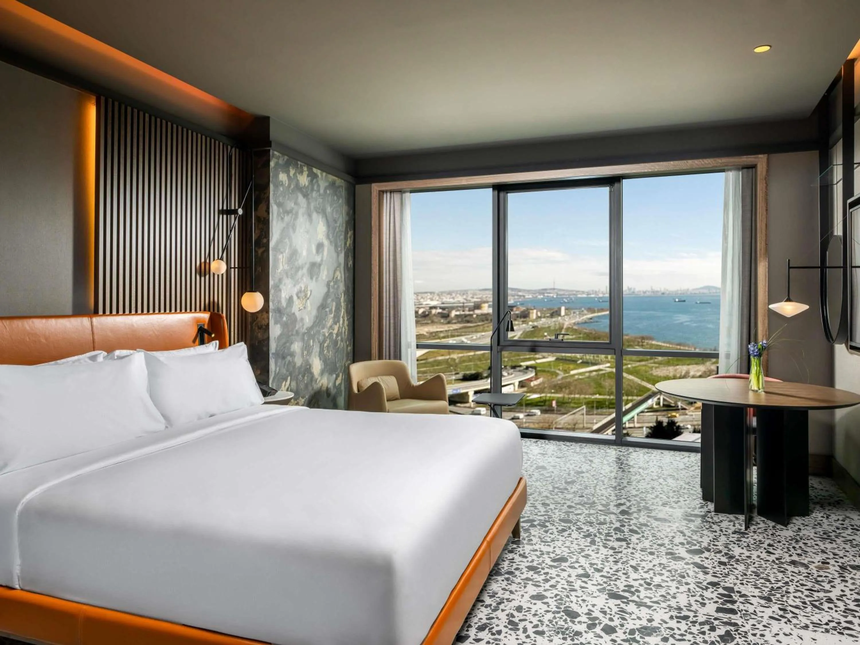 Bedroom, Bed in Mövenpick Hotel Istanbul Marmara Sea