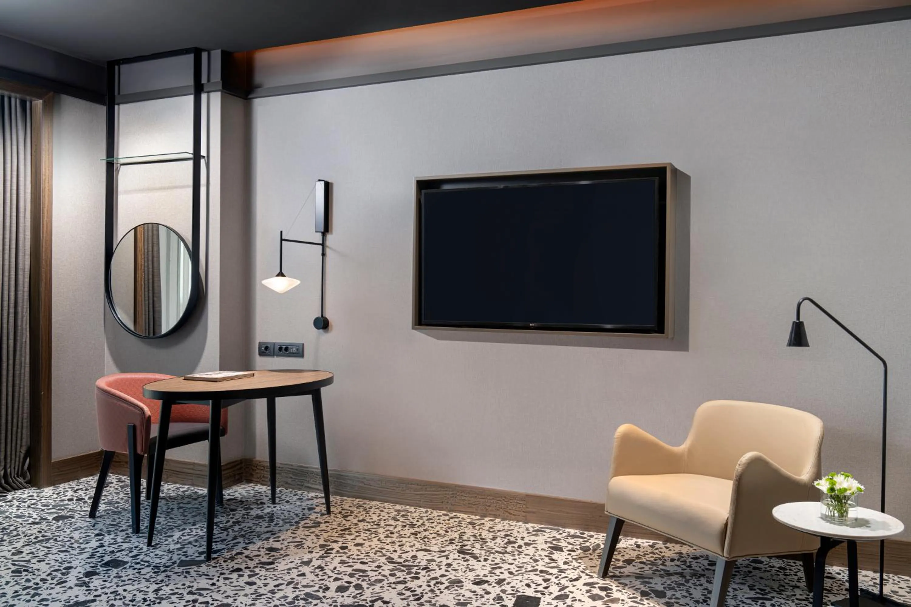 Living room in Mövenpick Hotel Istanbul Marmara Sea