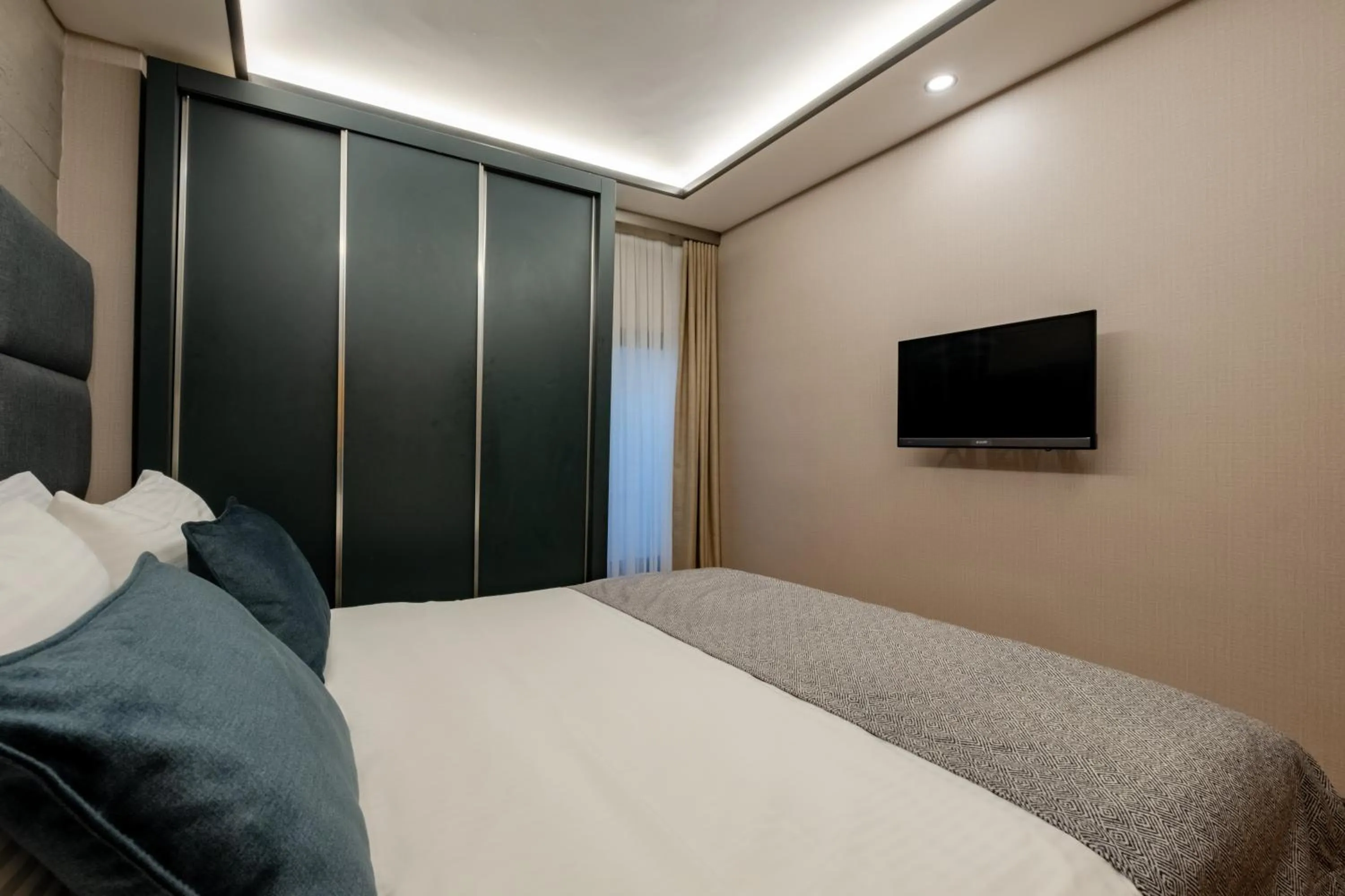 Bed in The Row Suites Taksim