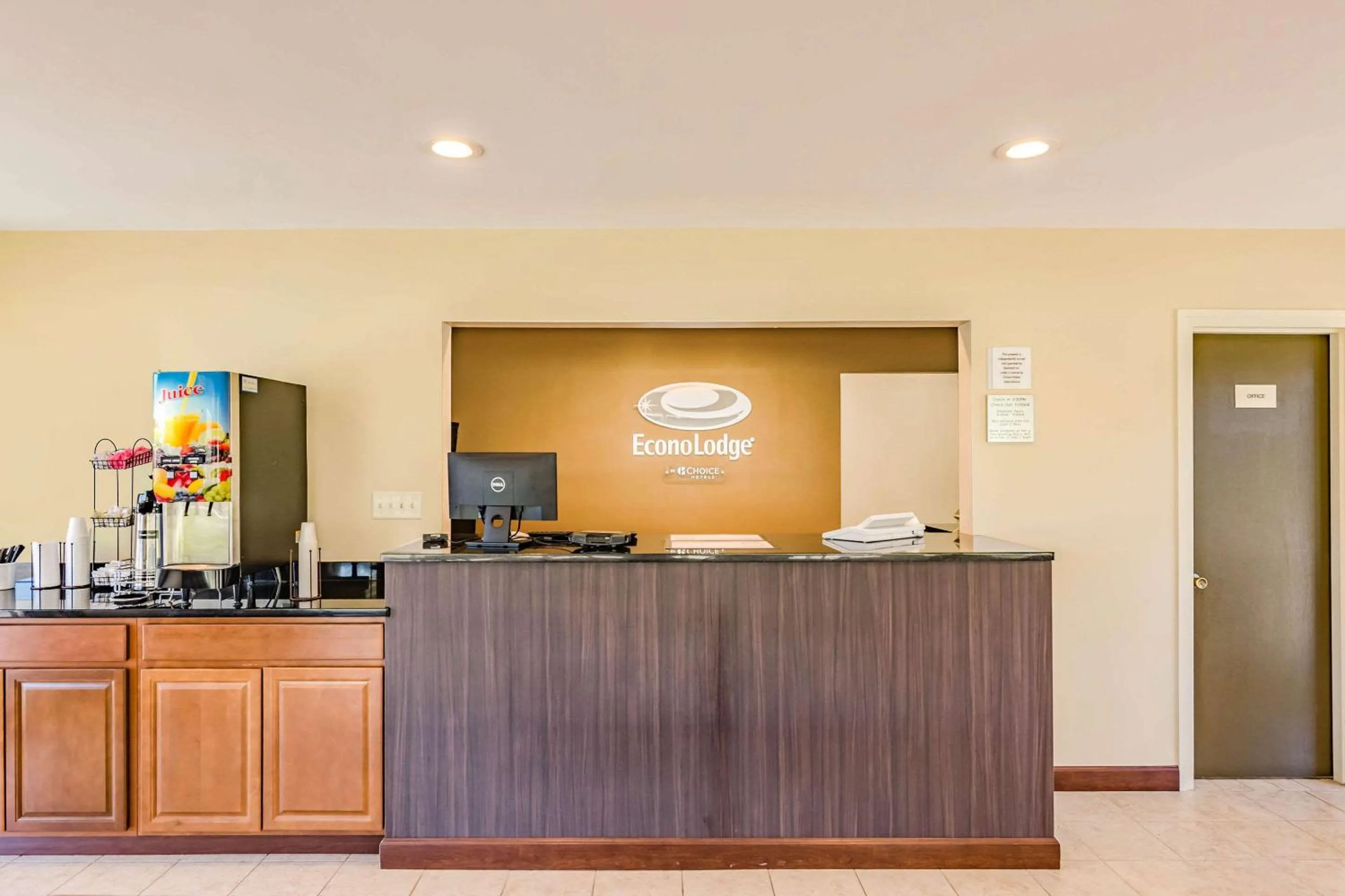 Lobby or reception in Econo Lodge Lexington Downtown near I-81
