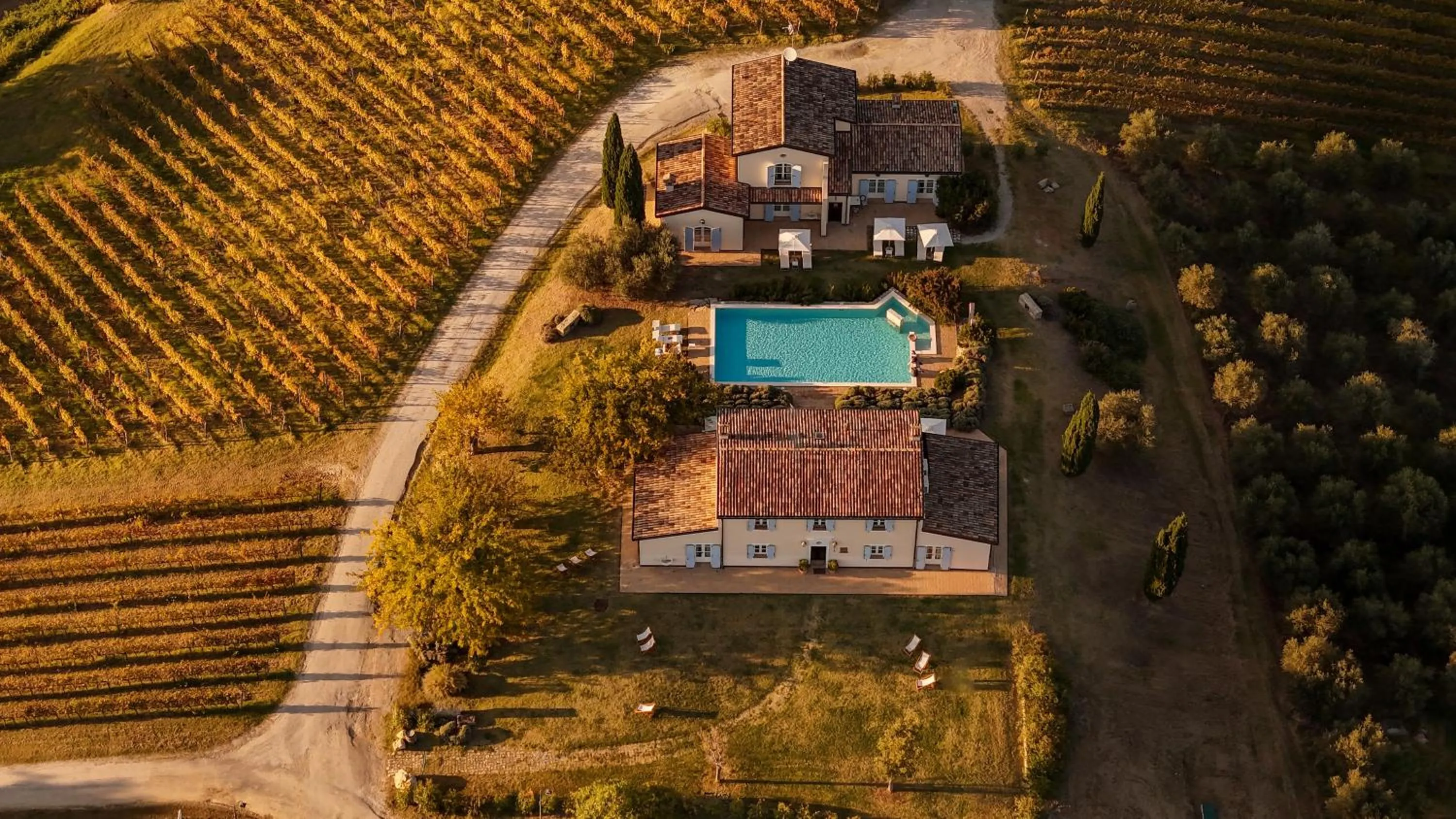 Swimming pool in Borgo Conde Wine Resort