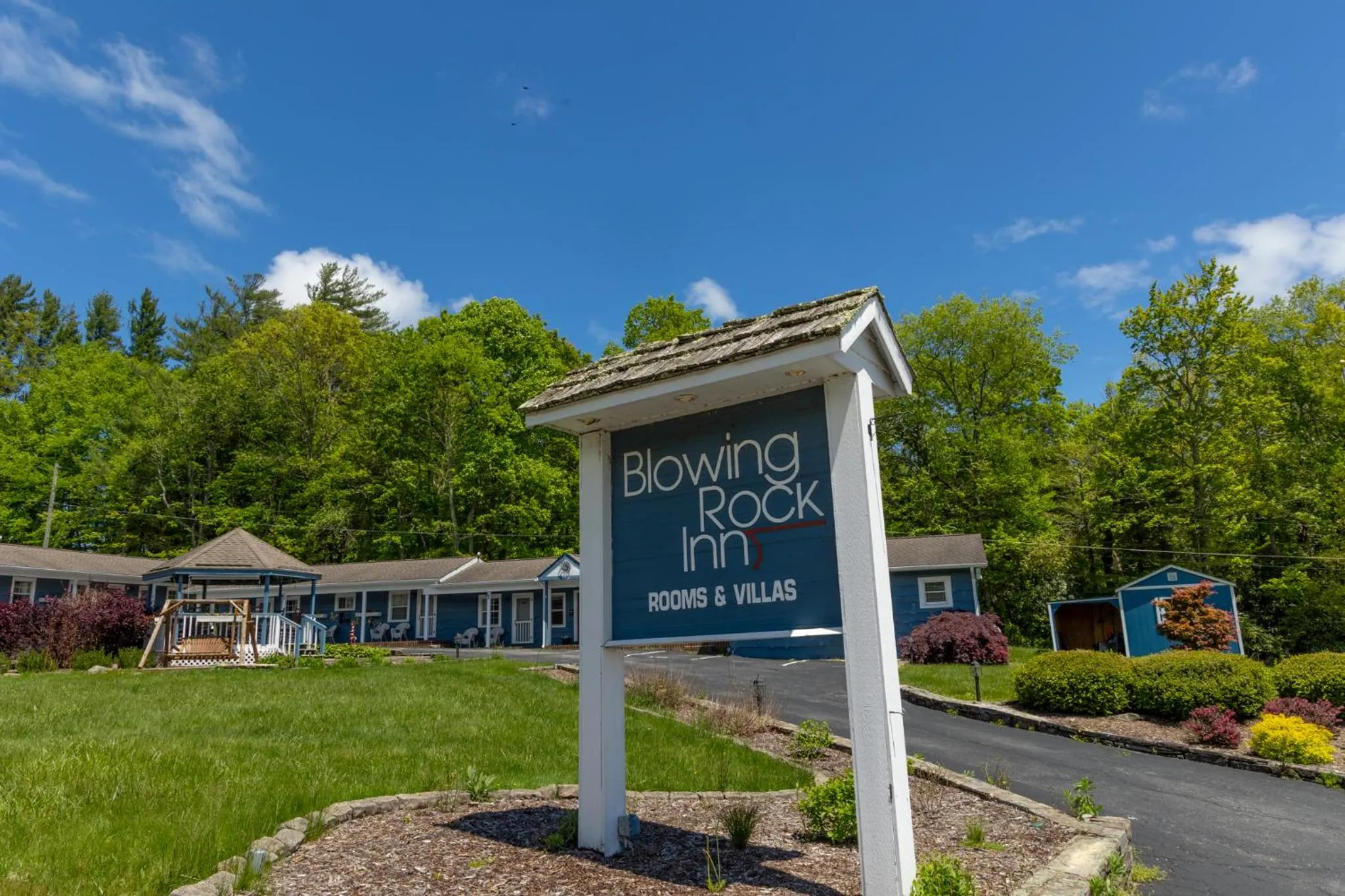 Property building in Blowing Rock Inn