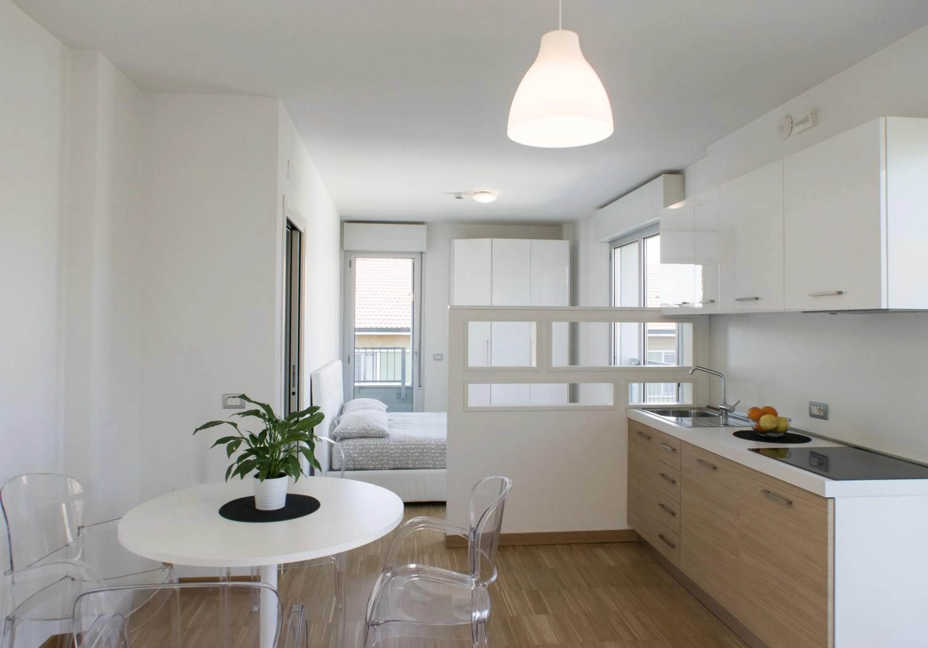 Dining area in Housing32 Apartments