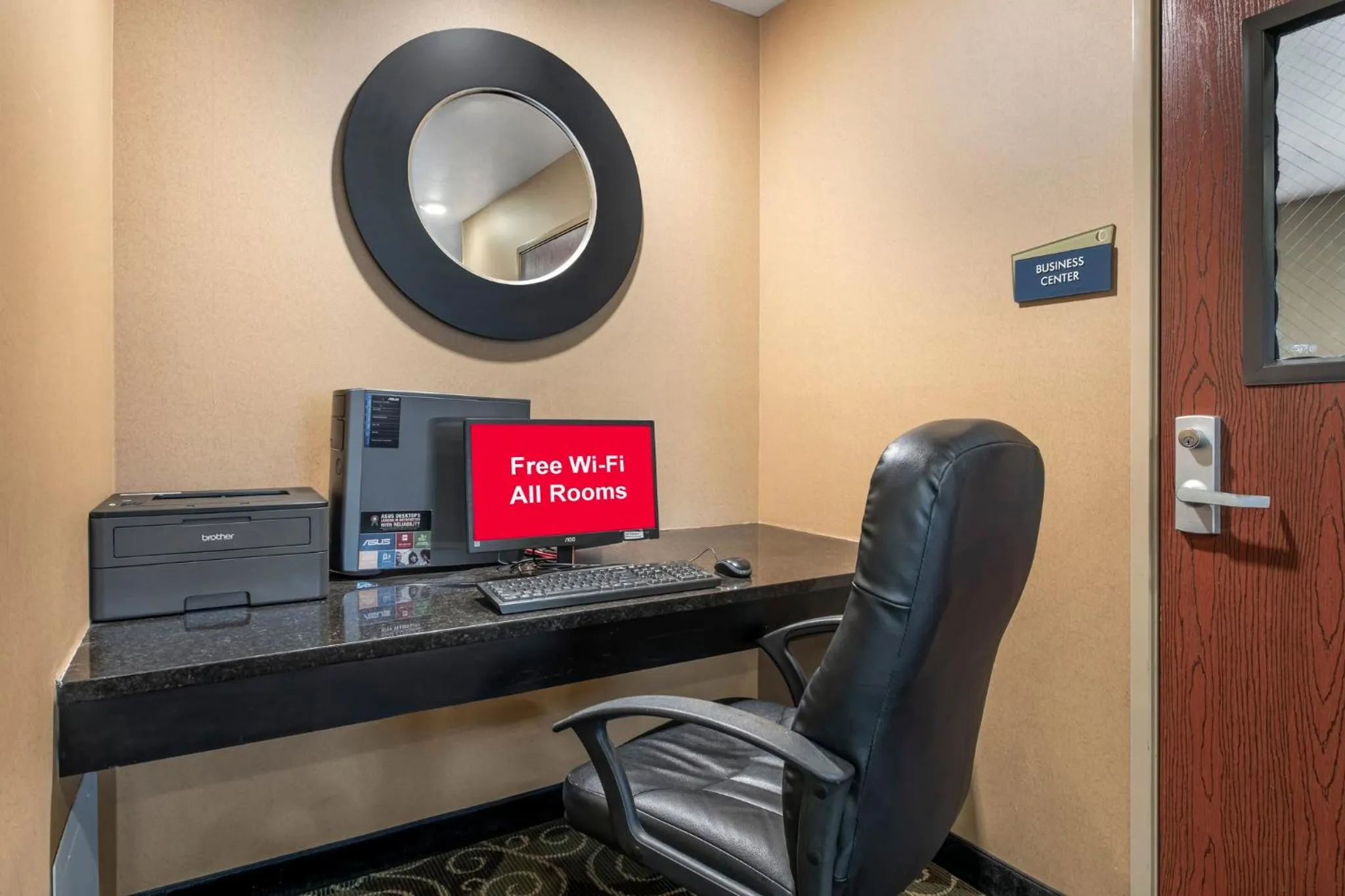 Business facilities in Red Roof Inn Charlestown