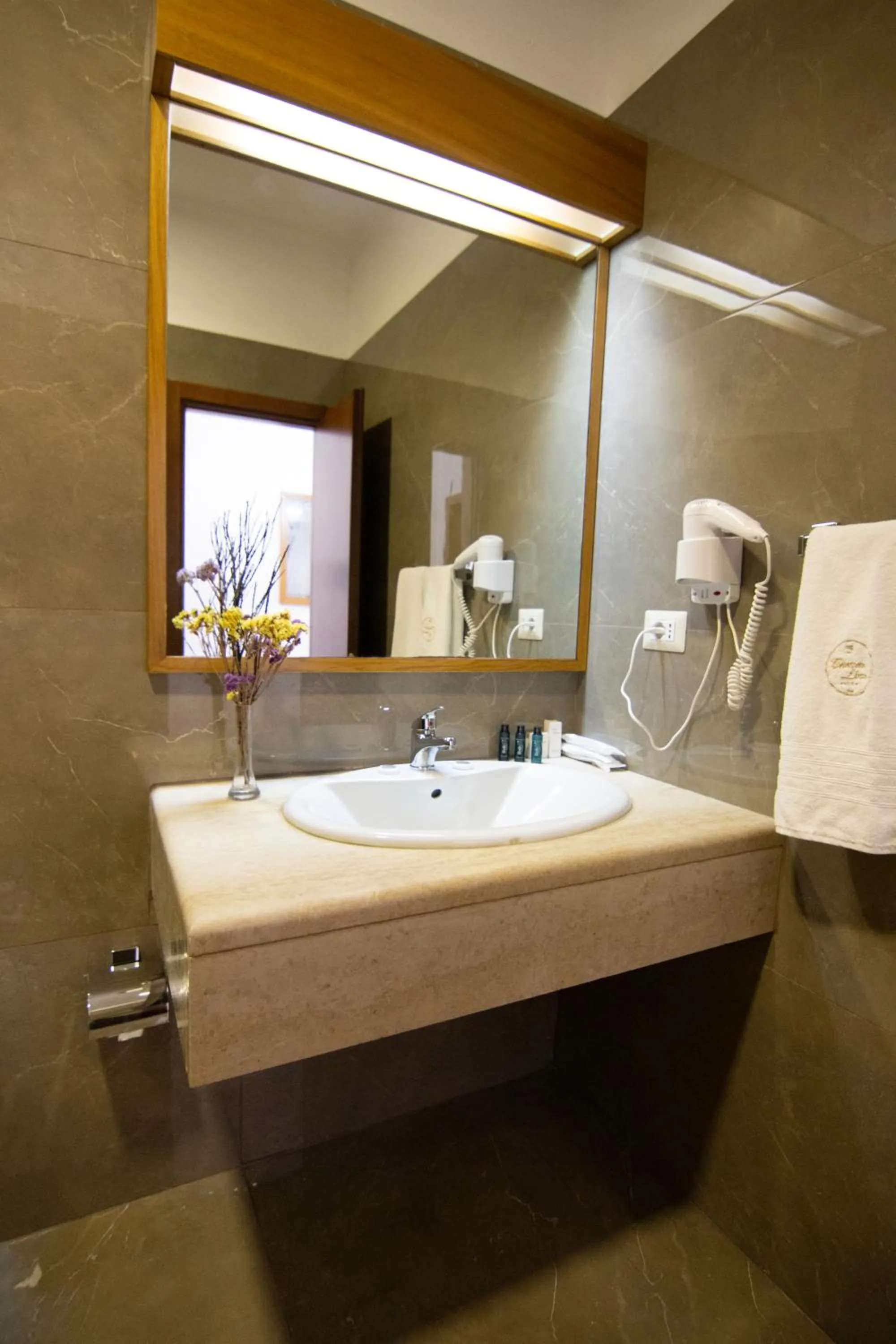 Chateau Linza Resort