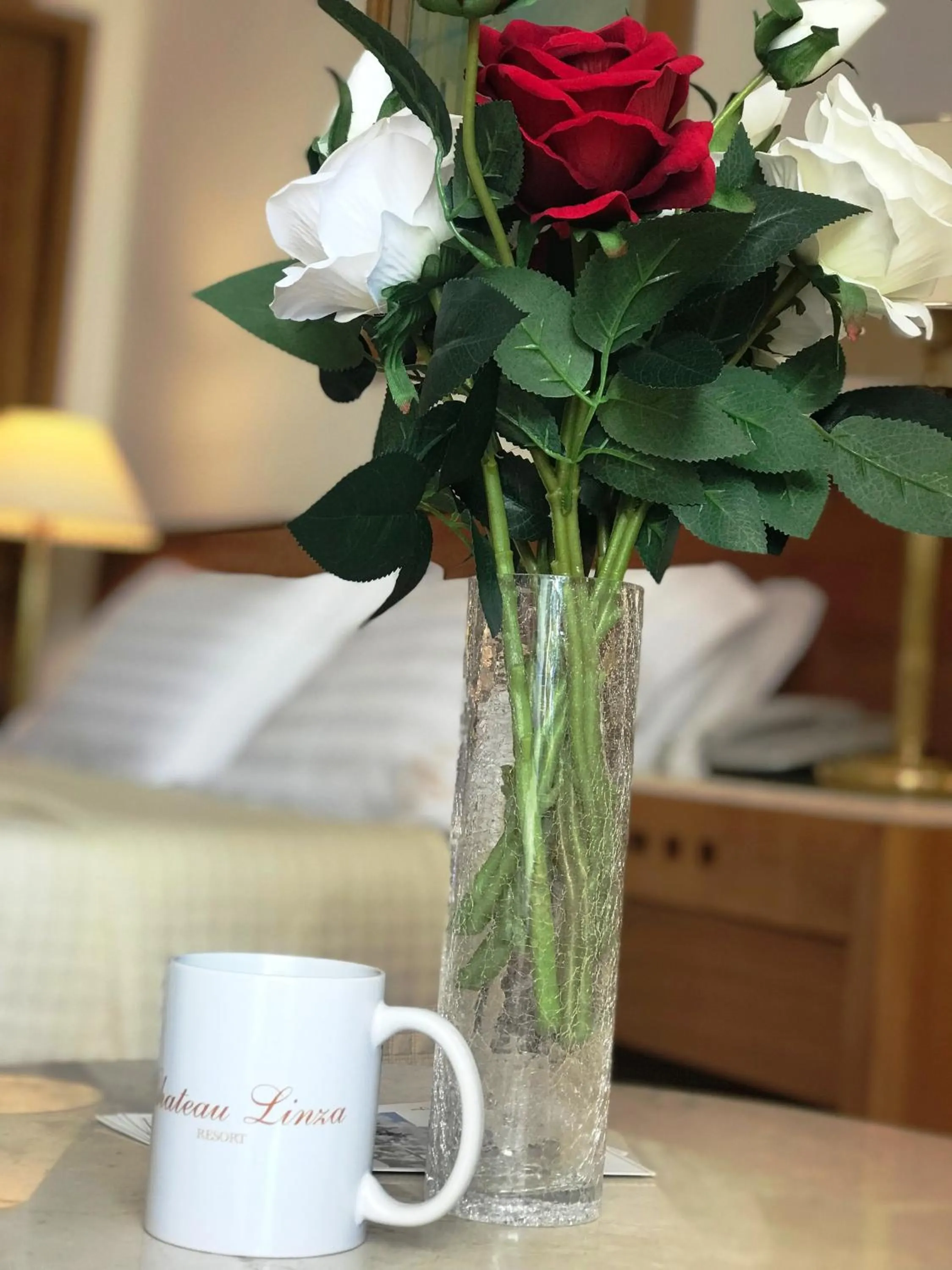 Coffee/tea facilities, Bed in Chateau Linza Resort