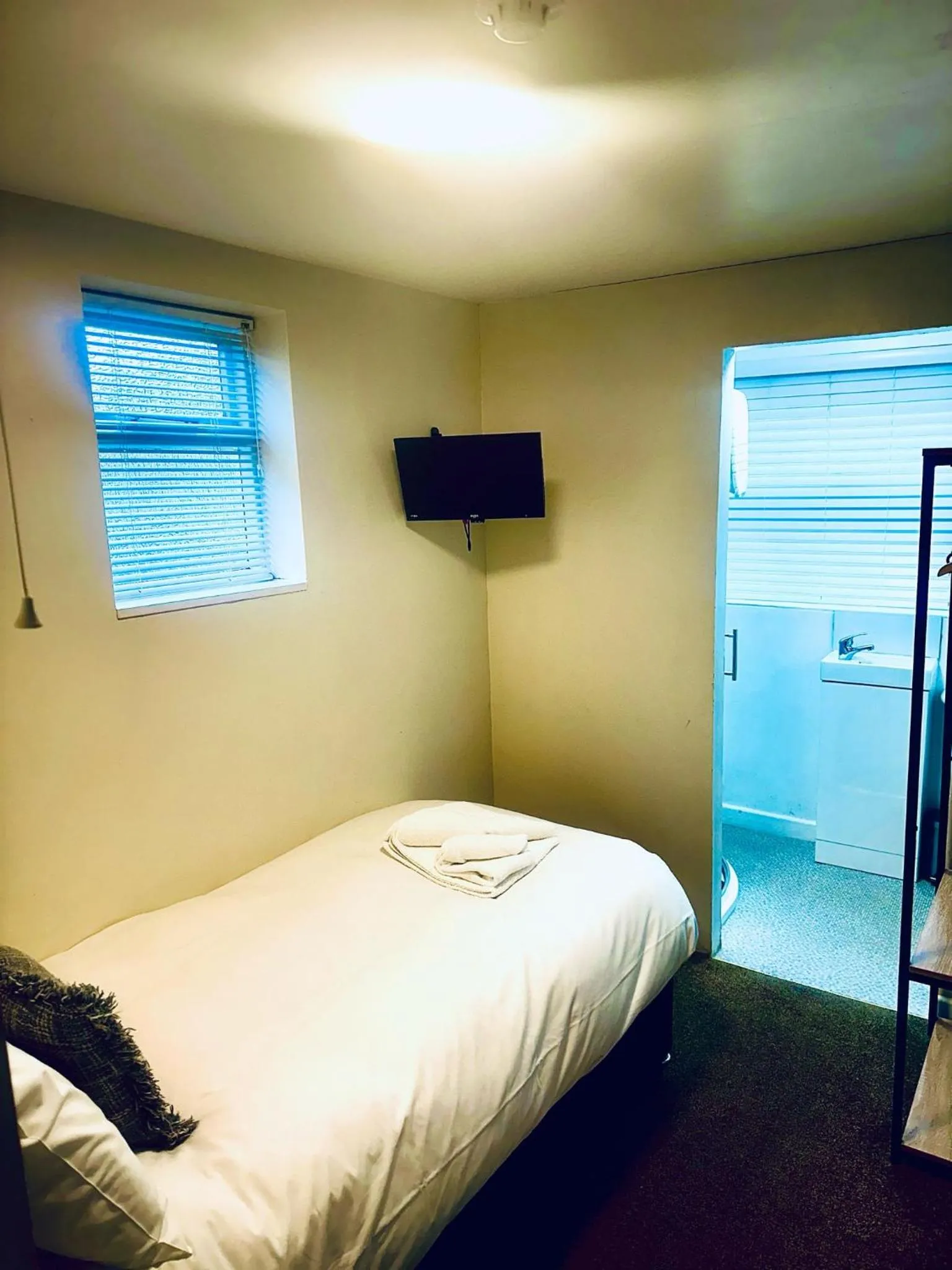 Bed in The Wash & Tope