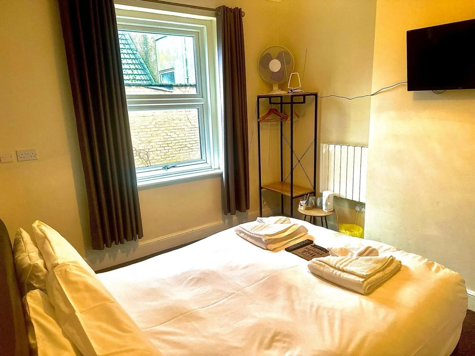 Bed in The Wash & Tope