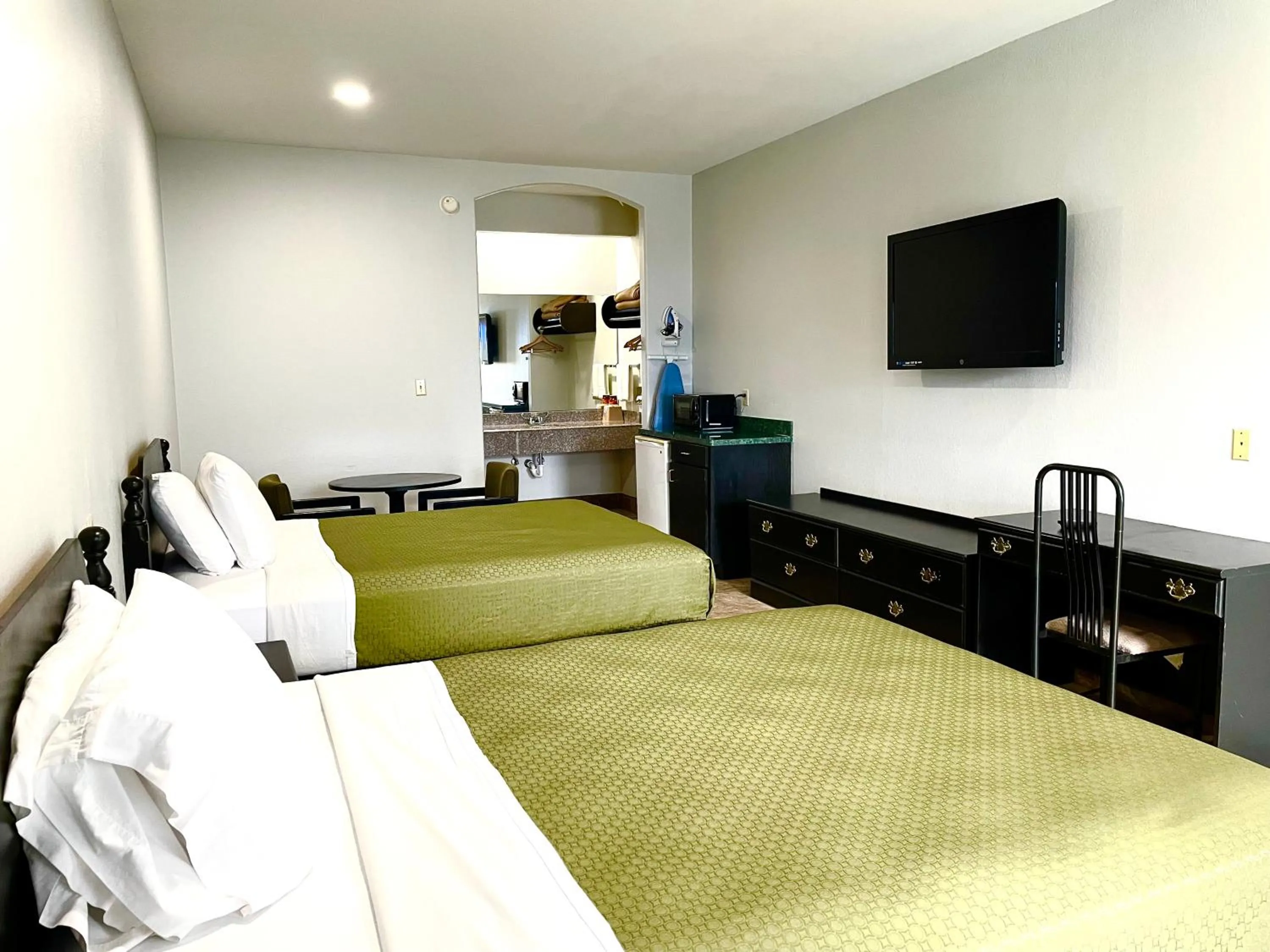 Bed in Texas Inn La Feria