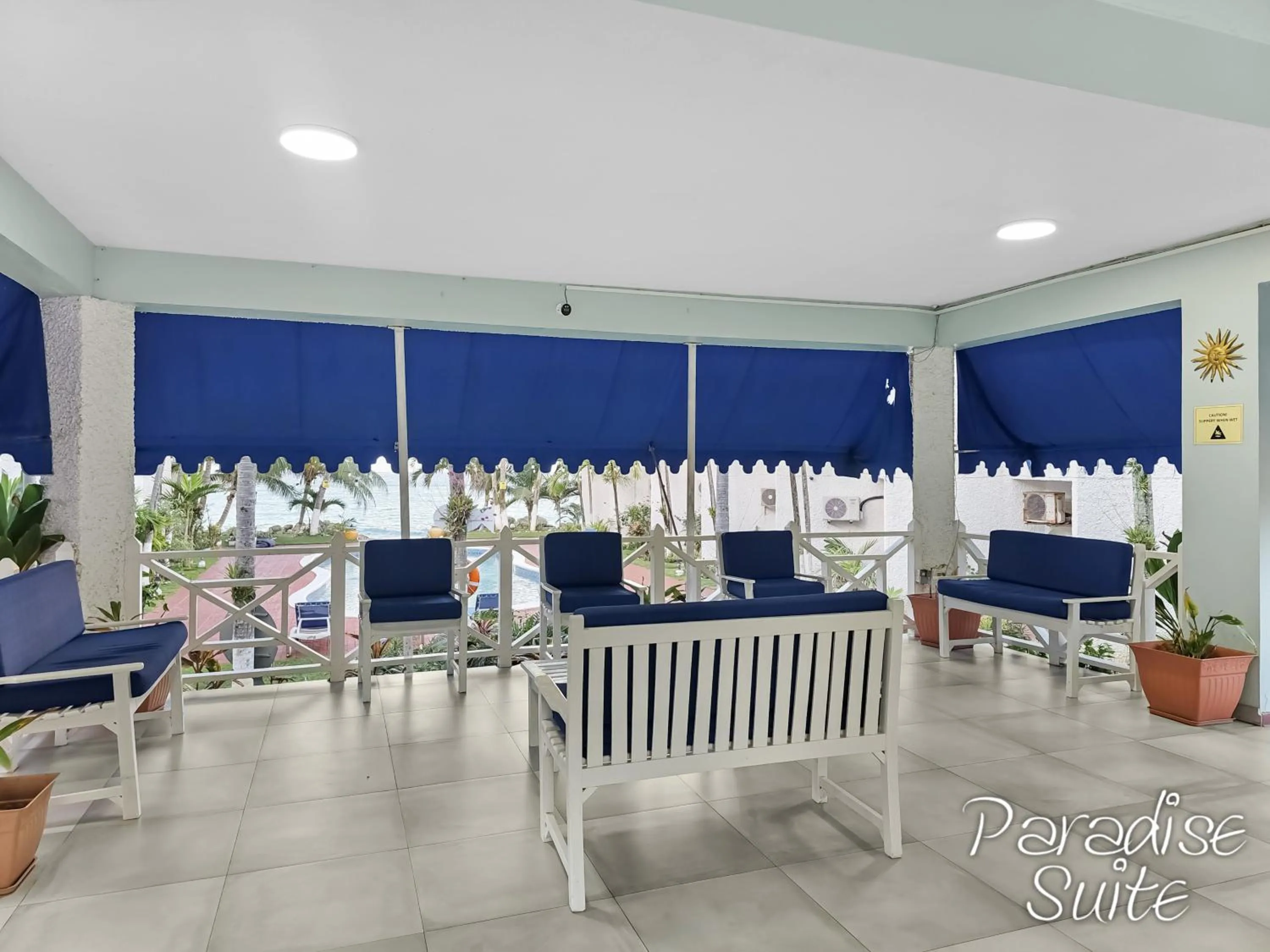 Lobby or reception in Chrisanns Paradise Suite by the Ocean - Apt#9