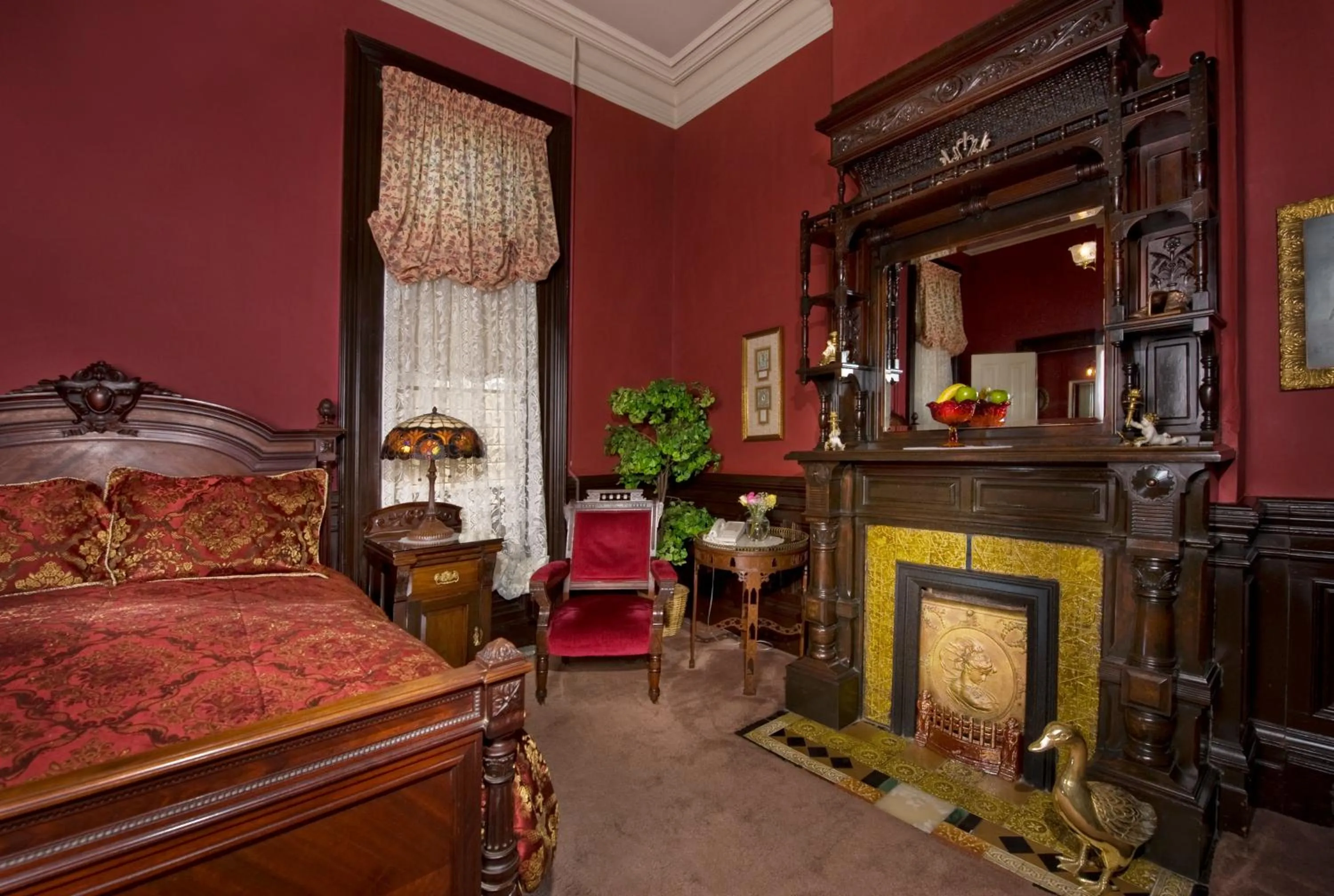 Photo of the whole room, Bed in Inn San Francisco