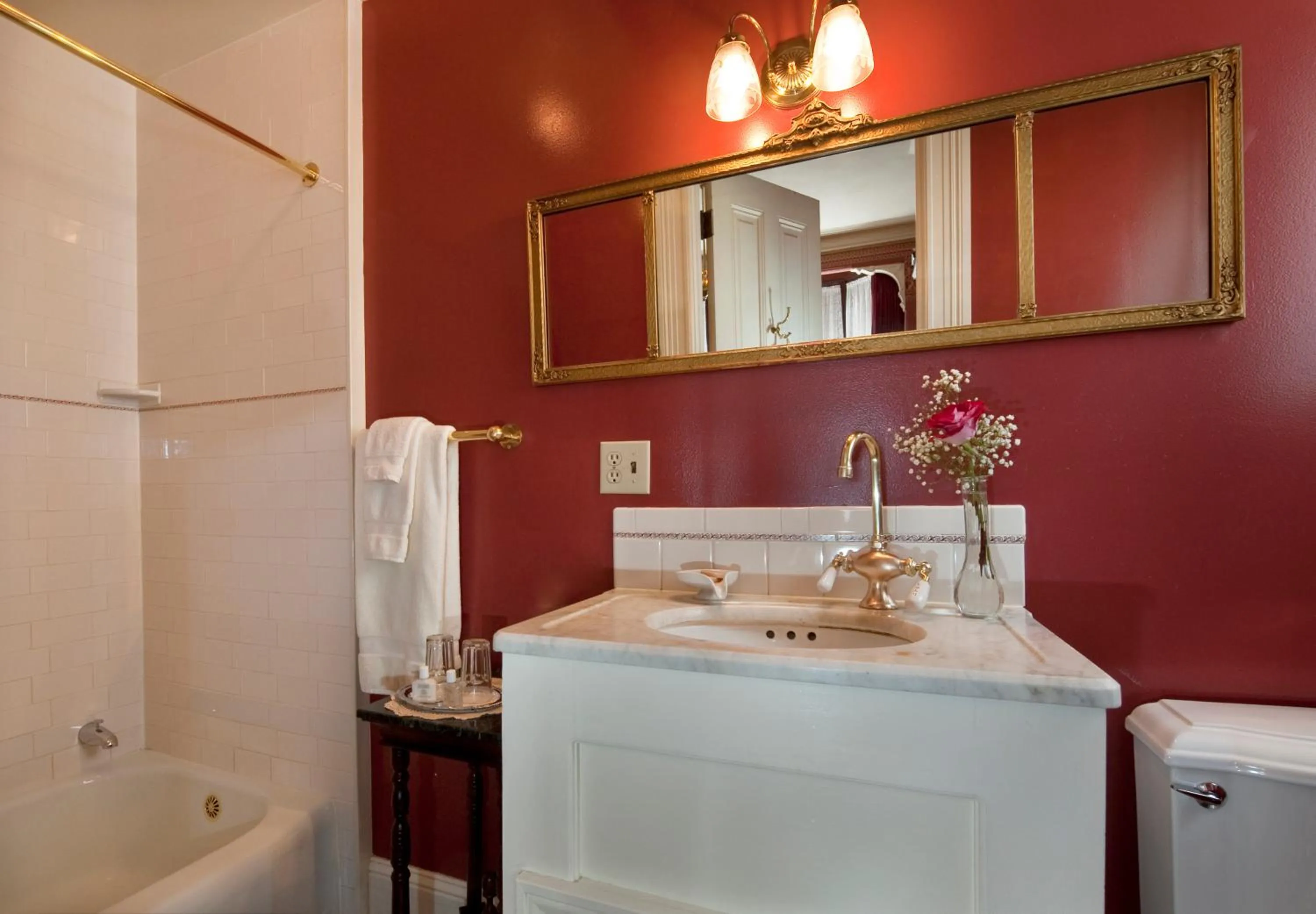 Bathroom in Inn San Francisco