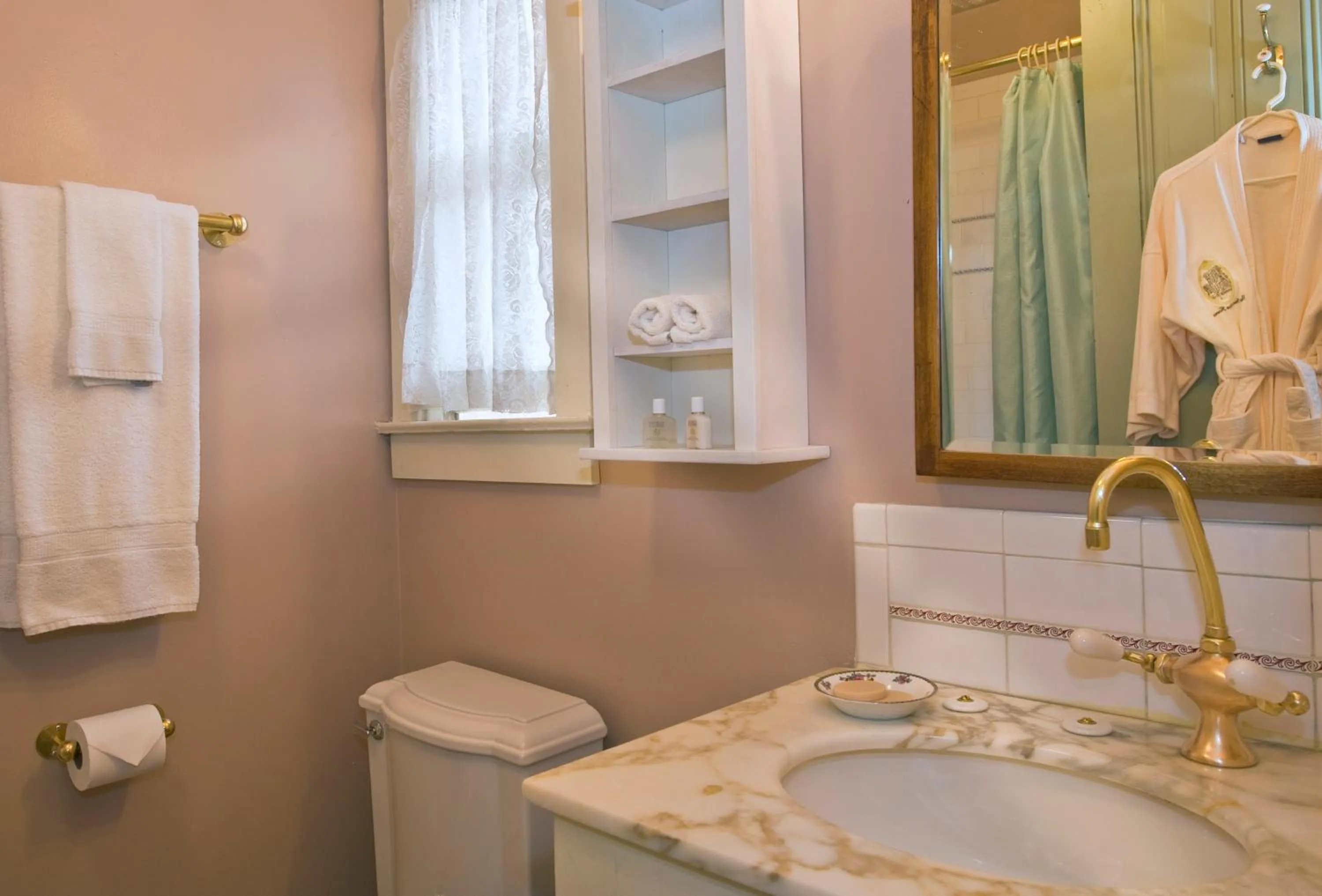 Bathroom in Inn San Francisco