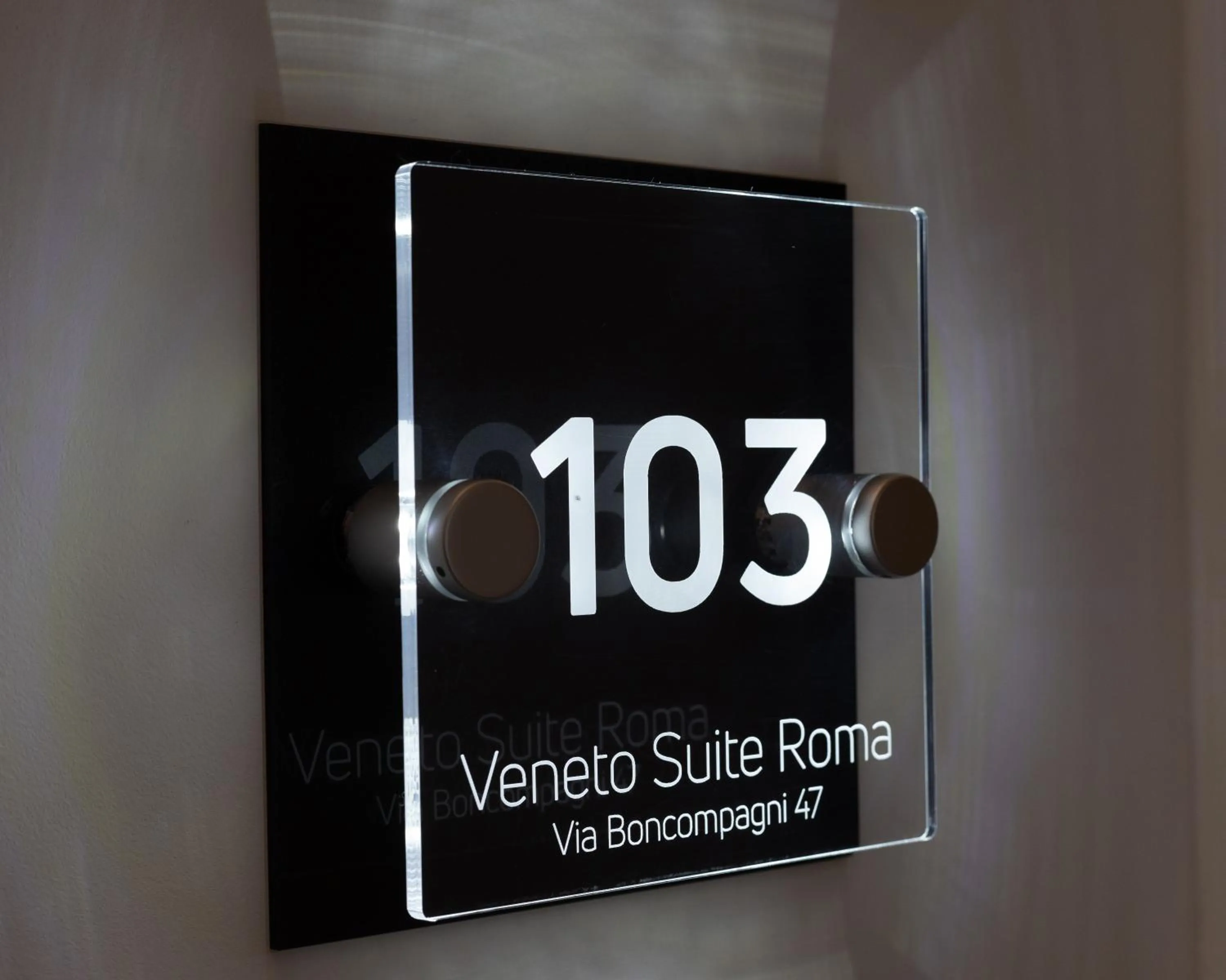 Logo/Certificate/Sign in Veneto Suite Roma