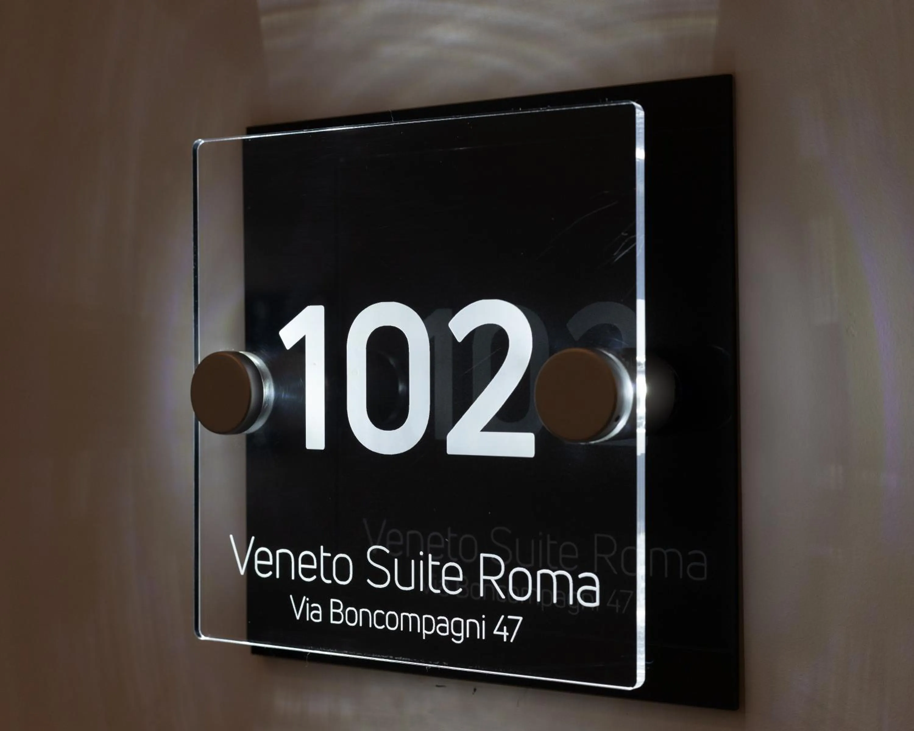 Logo/Certificate/Sign in Veneto Suite Roma