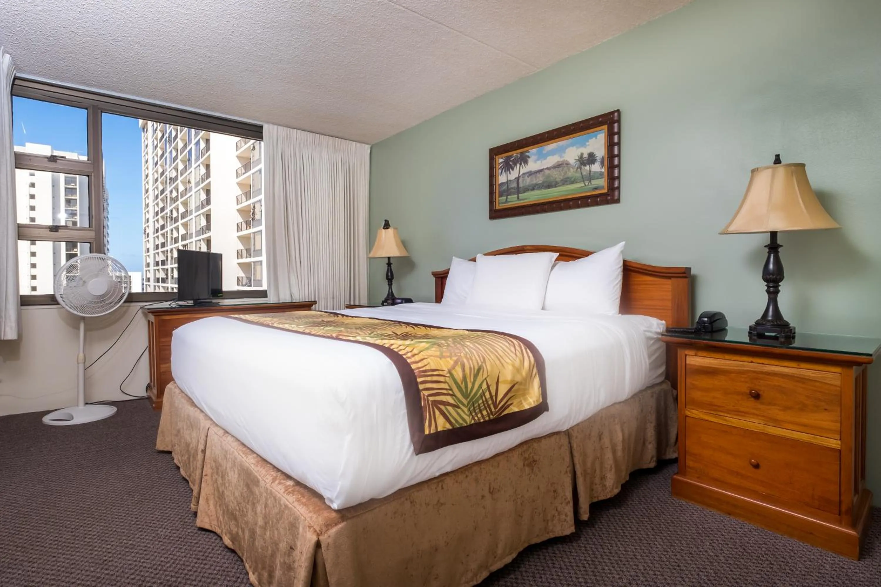 Bed in Hawaiian Sun Holidays