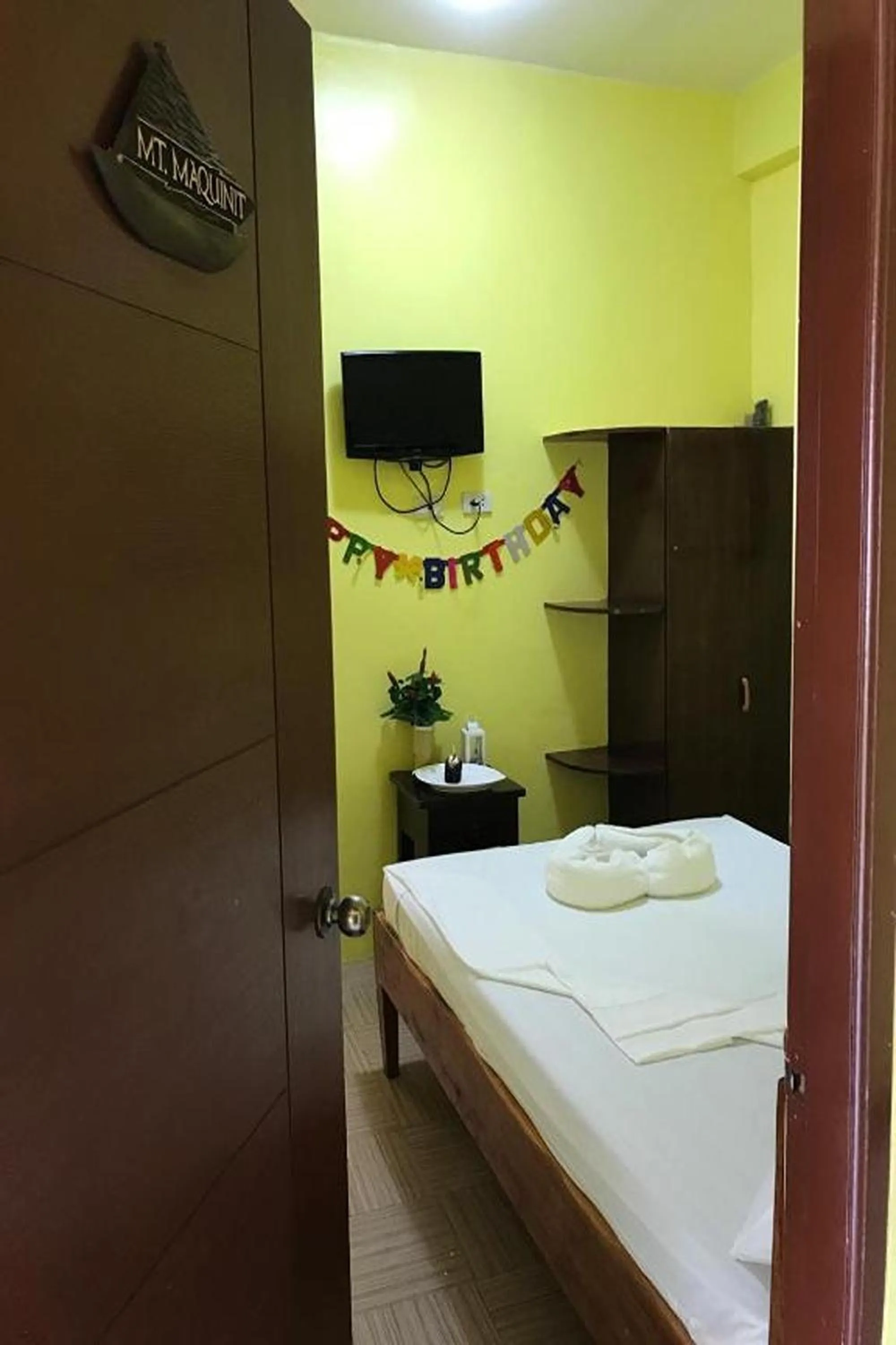 Bedroom, Bed in Luis Bay Travellers Lodge Coron