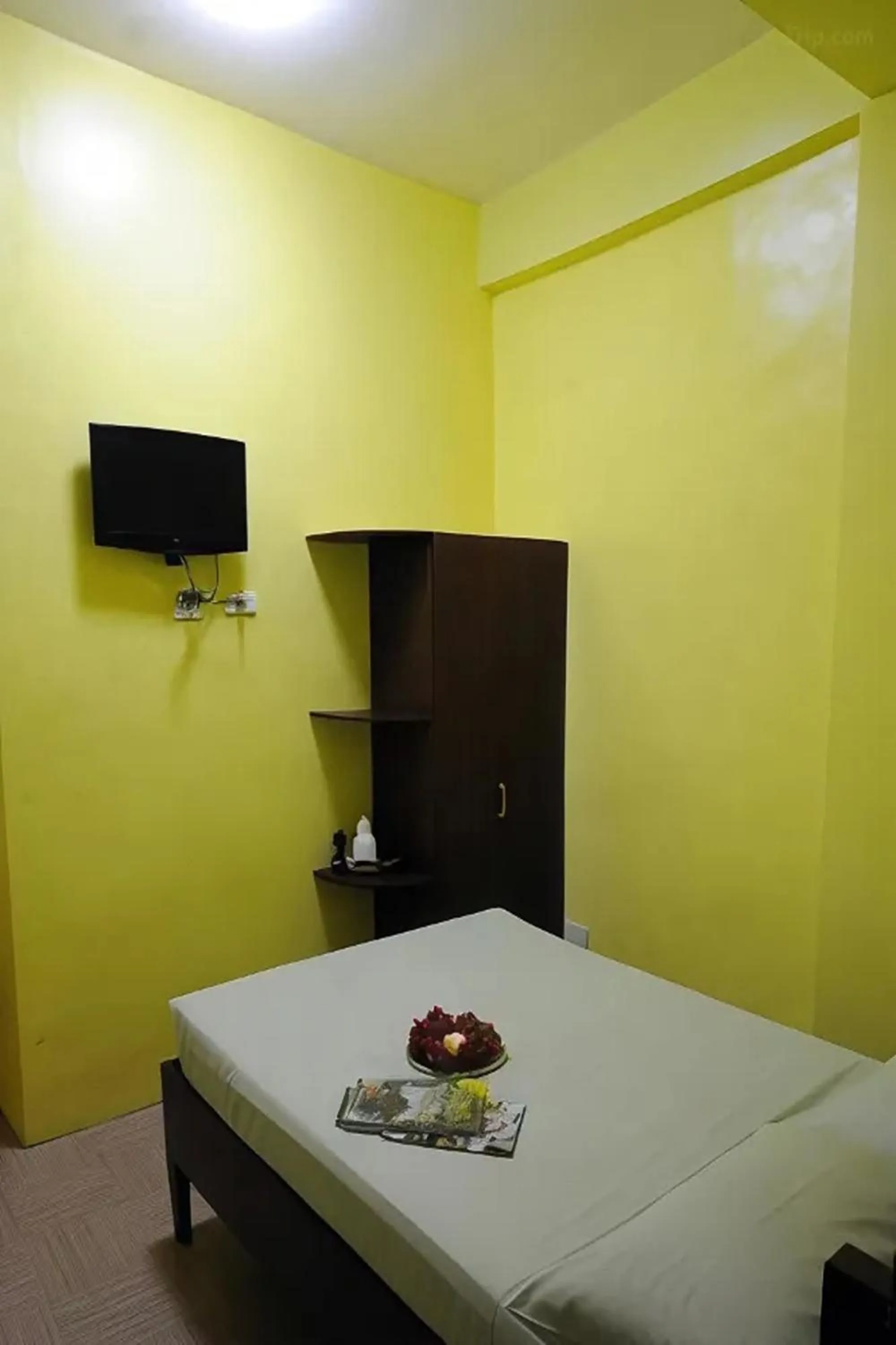 Bedroom, Bed in Luis Bay Travellers Lodge Coron