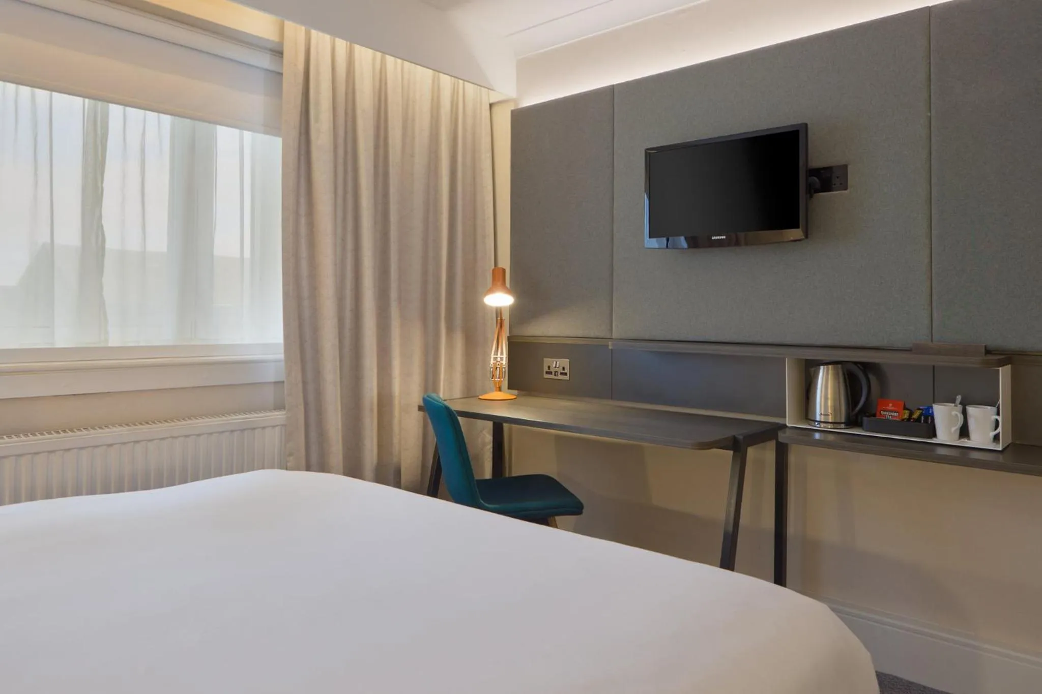 Photo of the whole room, Bed in Holiday Inn Bolton Centre by IHG