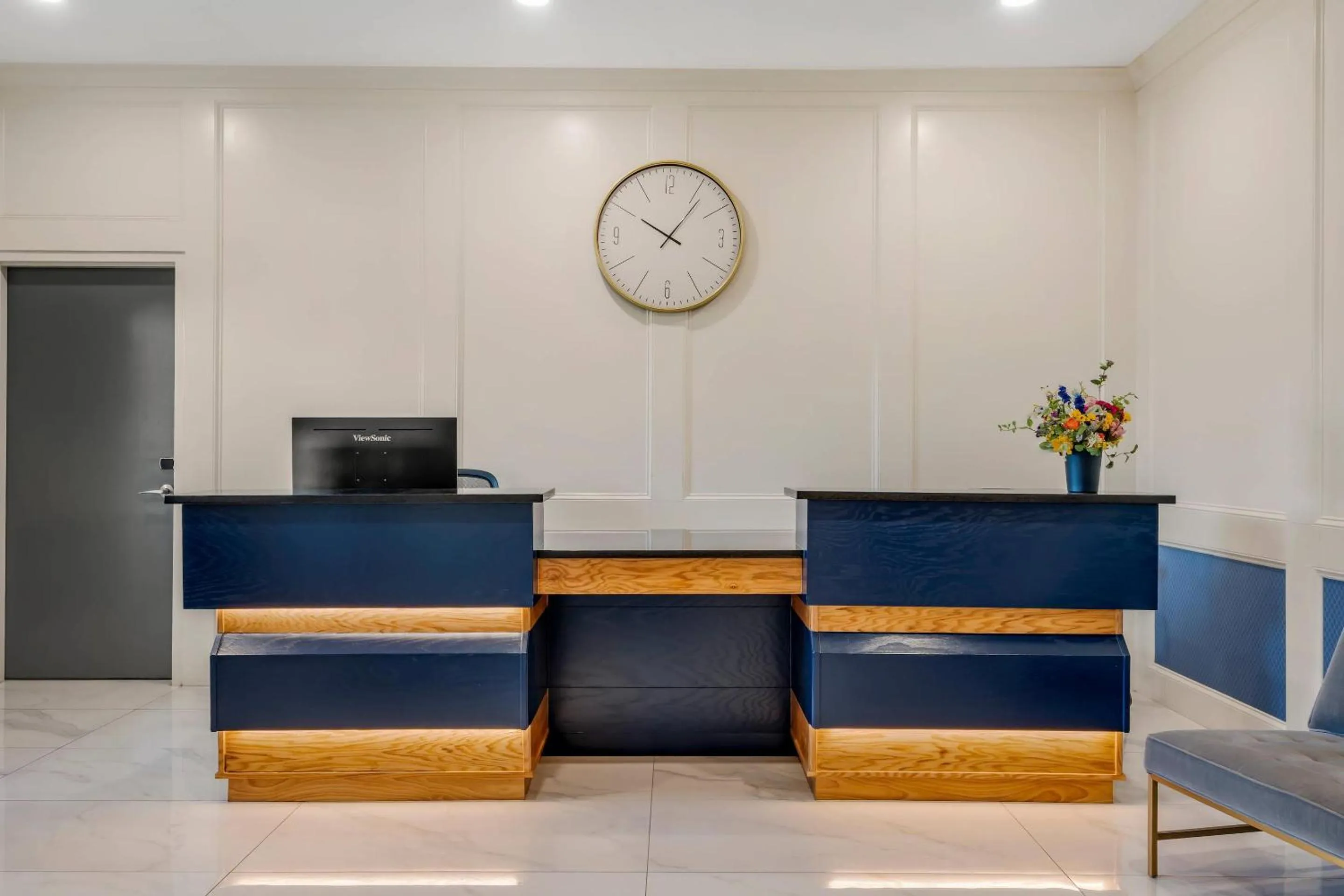Lobby or reception in Grant Street Inn, an Ascend Collection Hotel