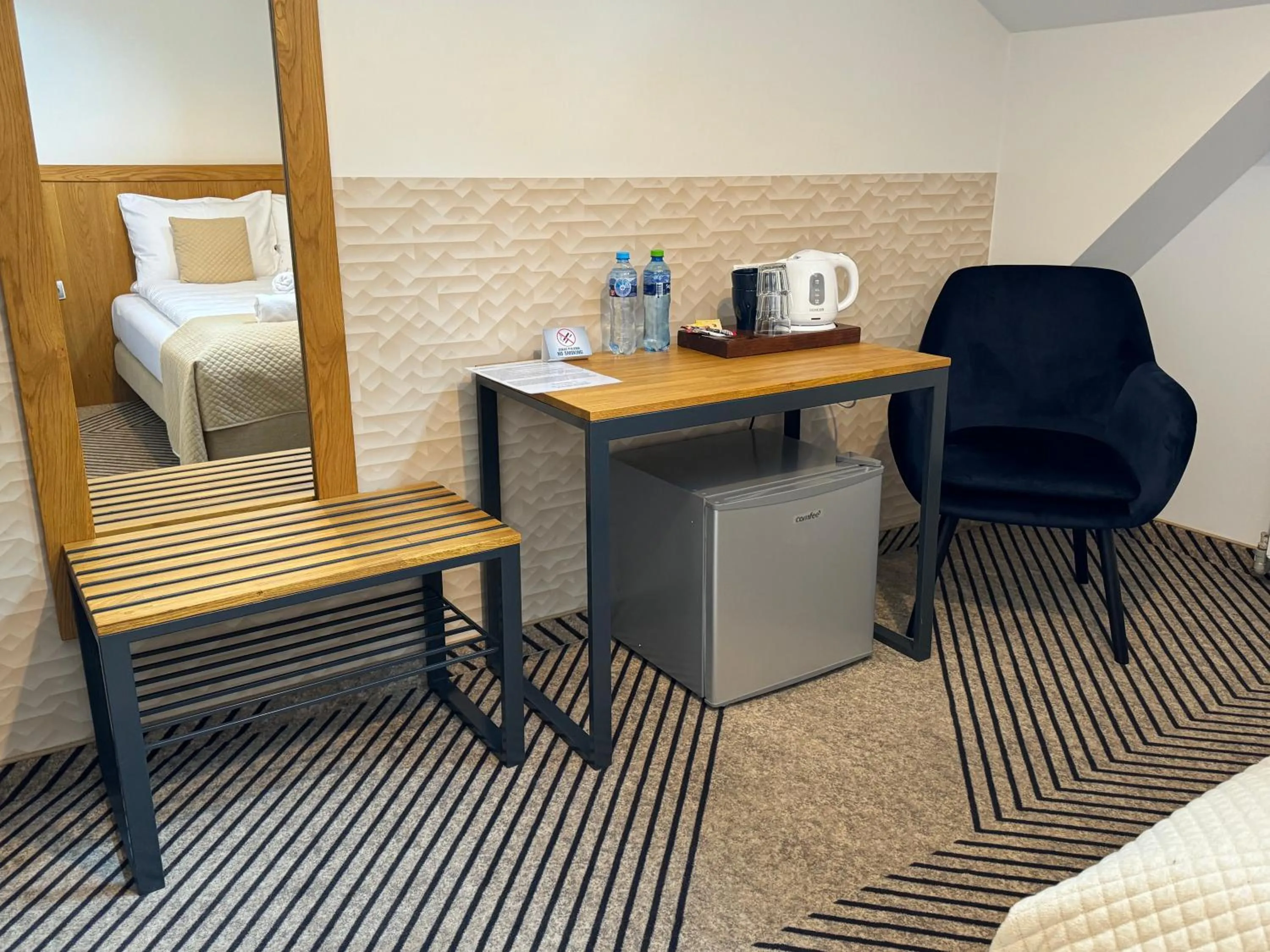 Coffee/tea facilities, Bed in IRIS Aparthotel
