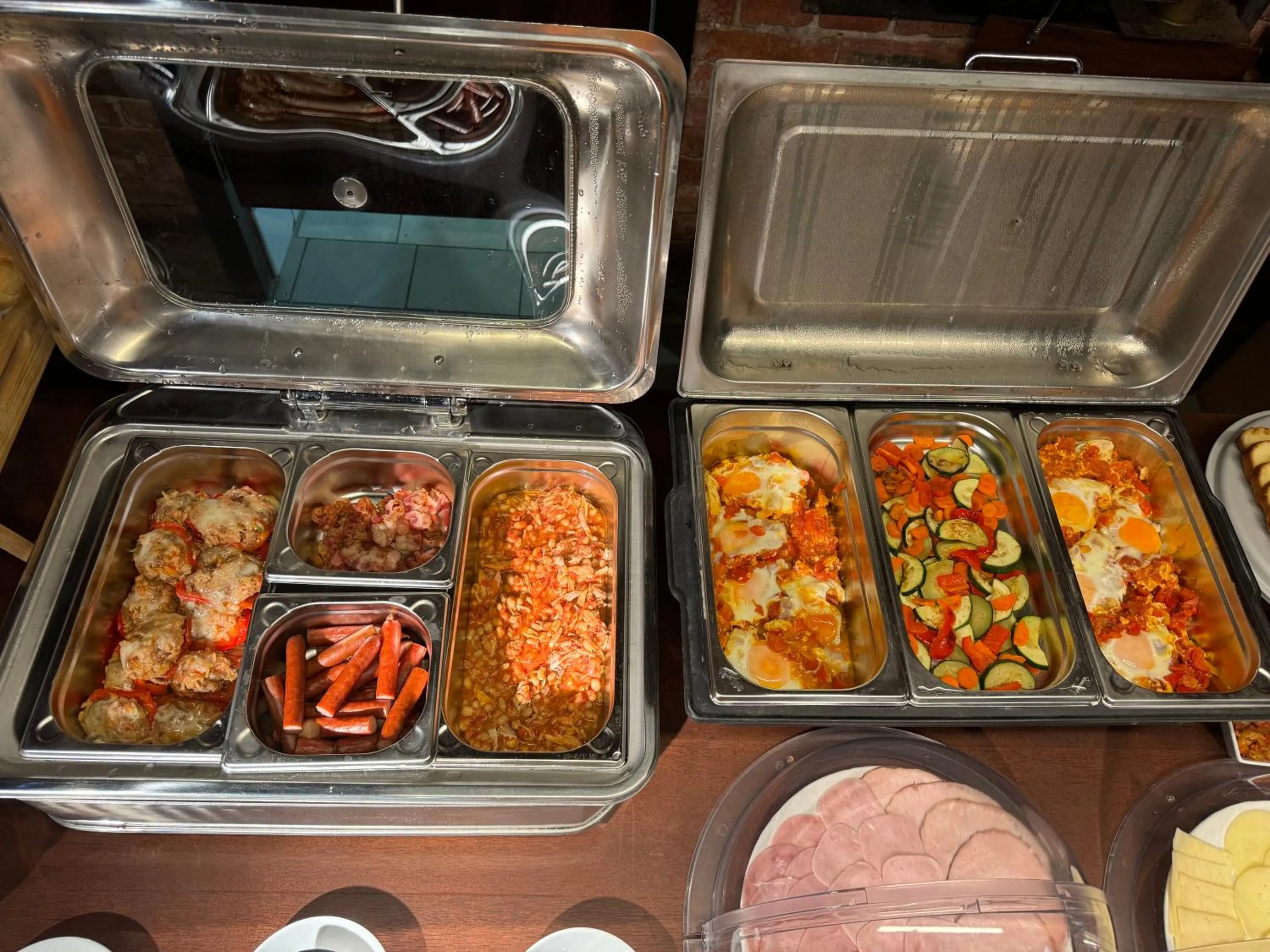 Food in IRIS Aparthotel