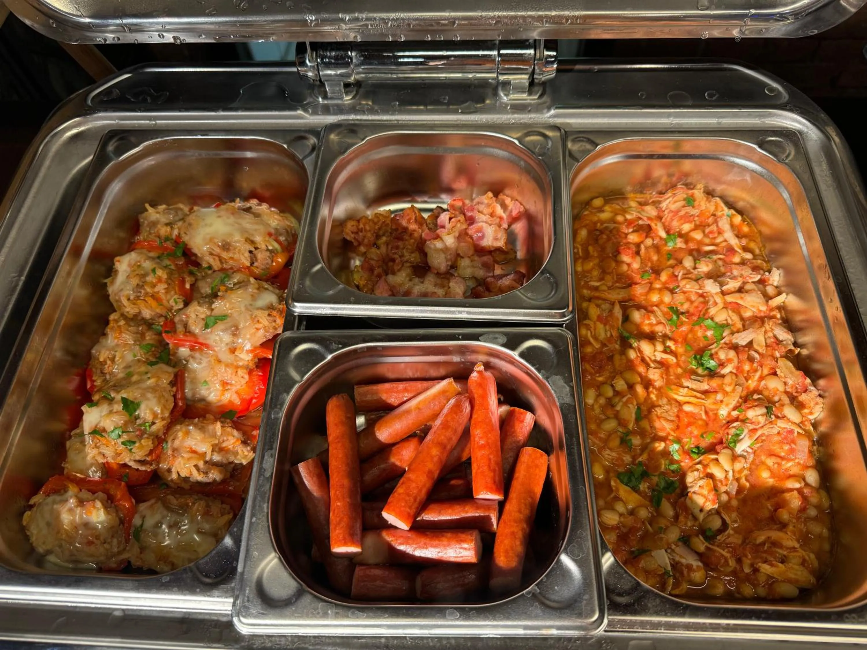 Food in IRIS Aparthotel