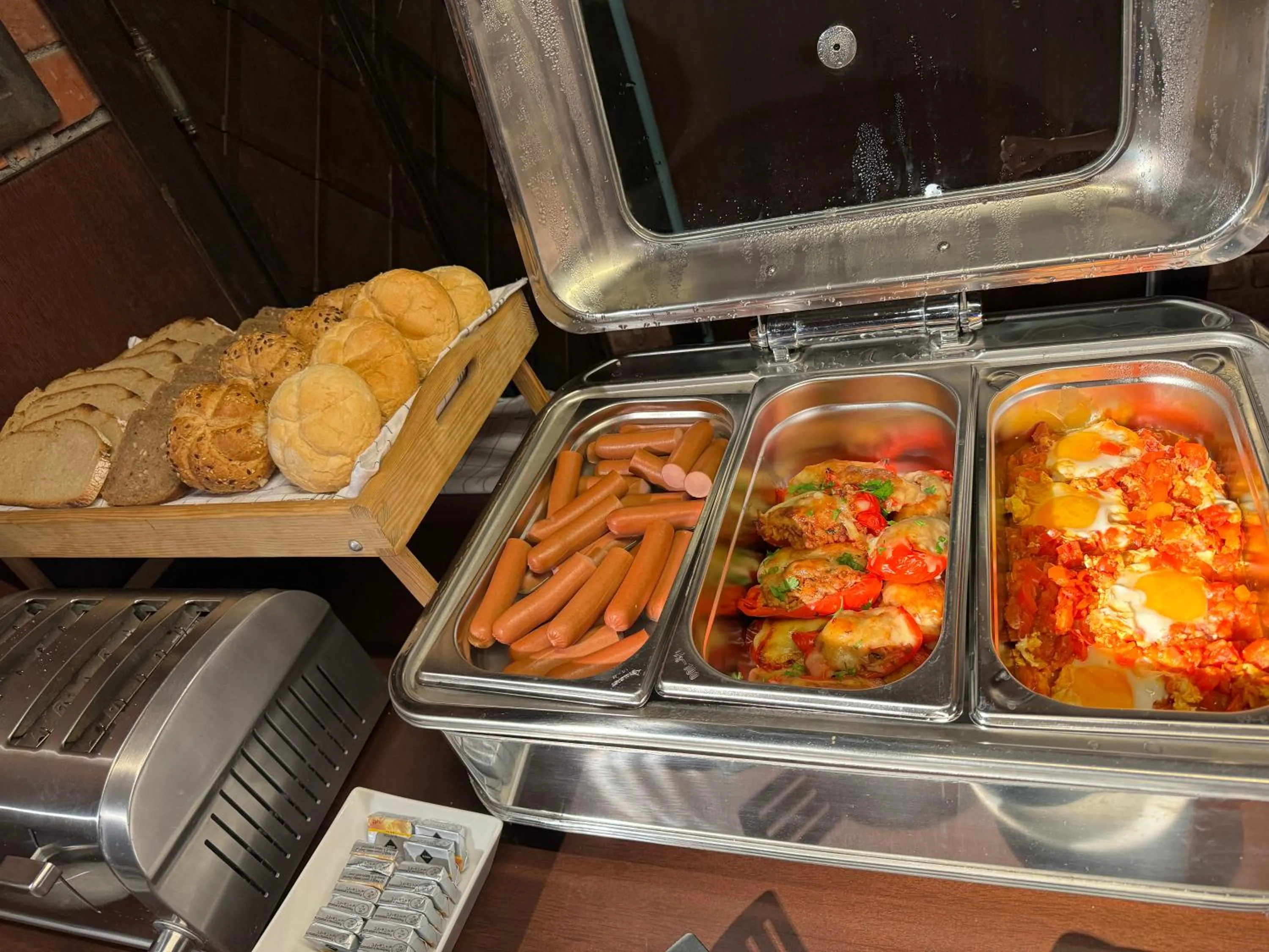 Food in IRIS Aparthotel