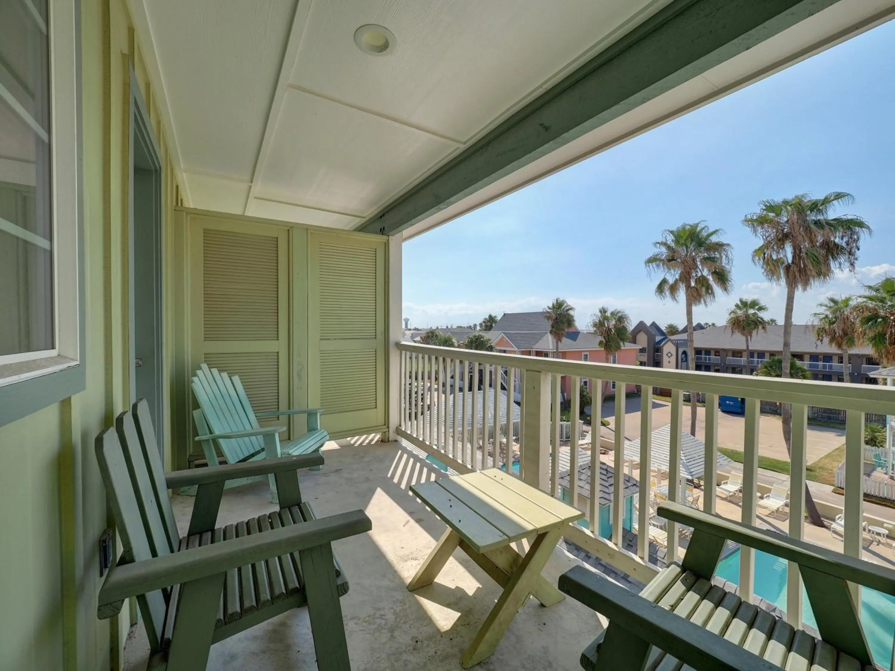 Day in Seashell Village Resort near the beach with kitchens