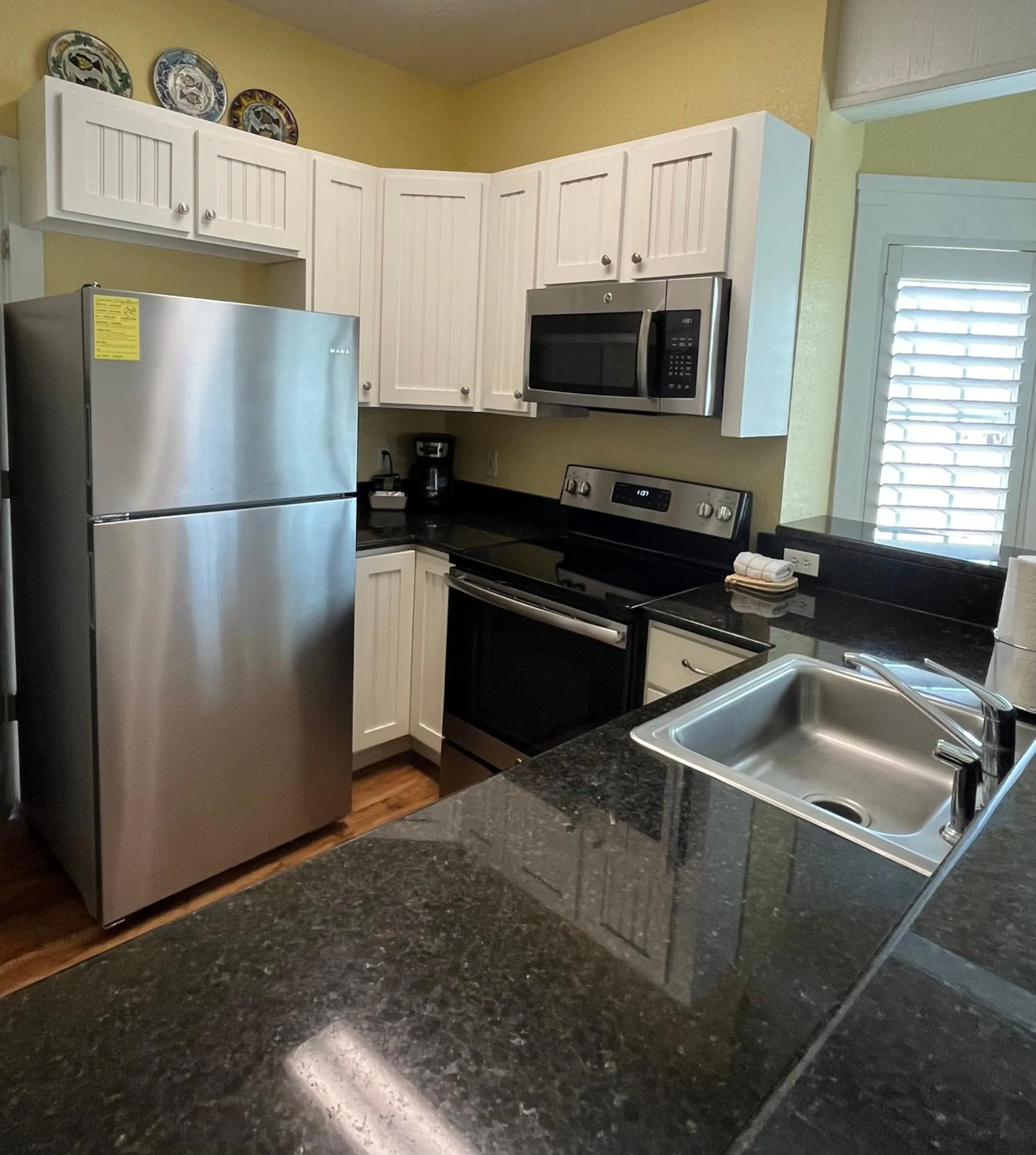 Standard Queen Room in Seashell Village Resort near the beach with kitchens