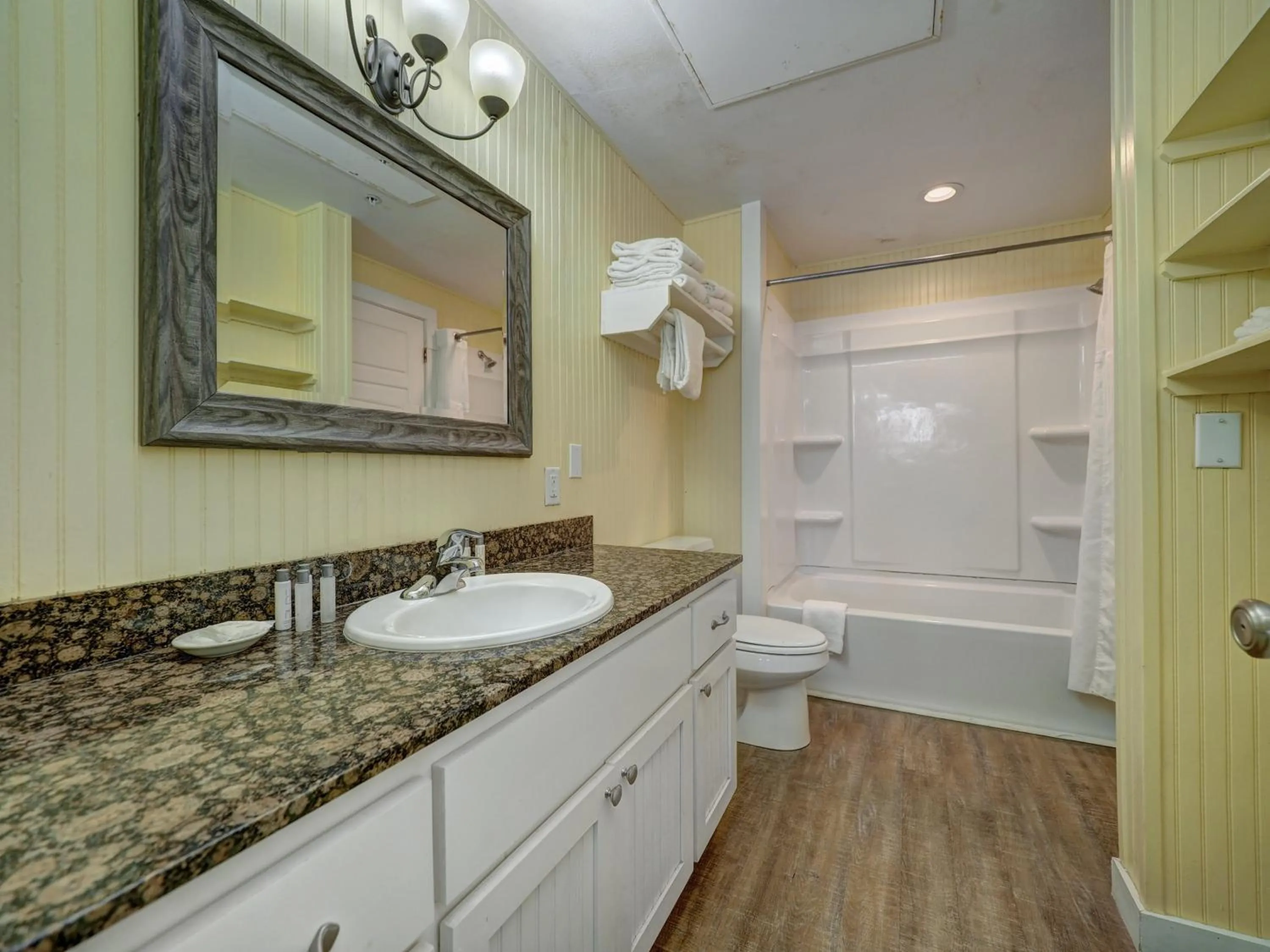 Shower in Seashell Village Resort near the beach with kitchens