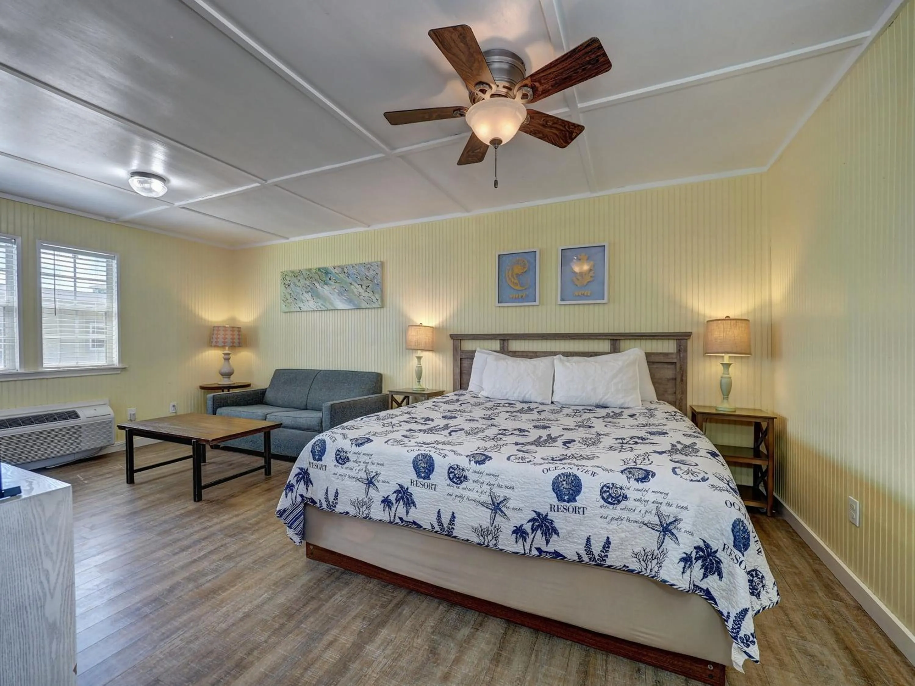 Bed in Seashell Village Resort near the beach with kitchens