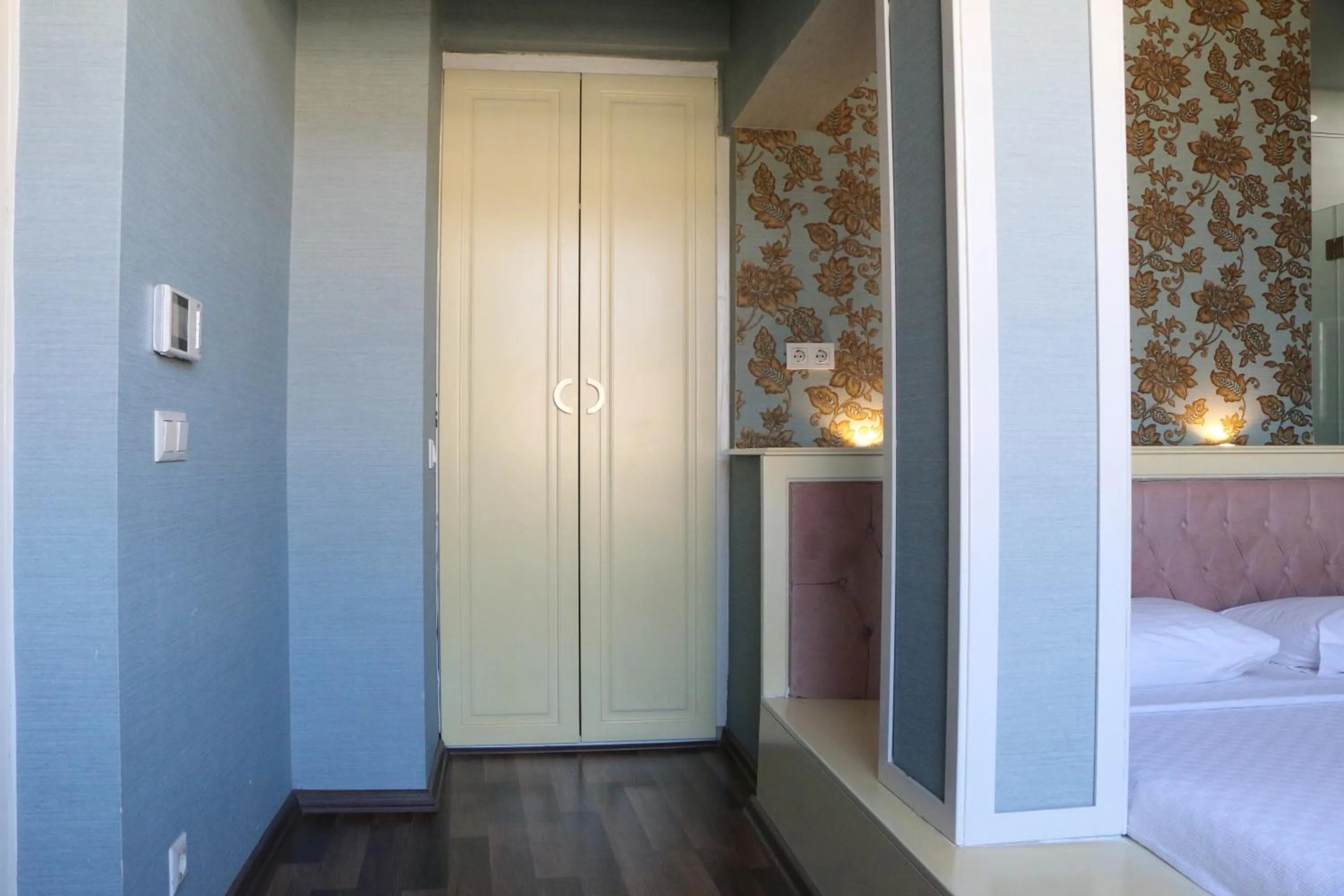 Bedroom, Bed in Miller Hotel