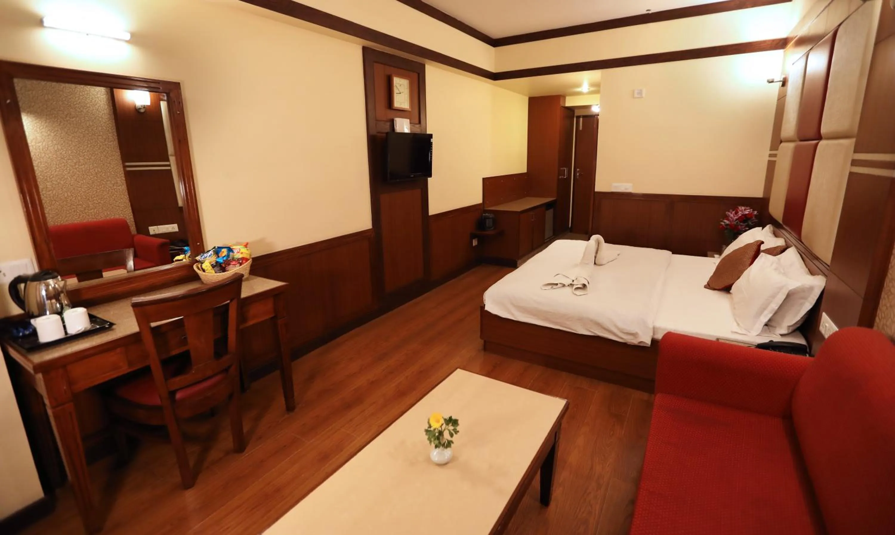 Bedroom, Bed in Hotel Vishnu Palace