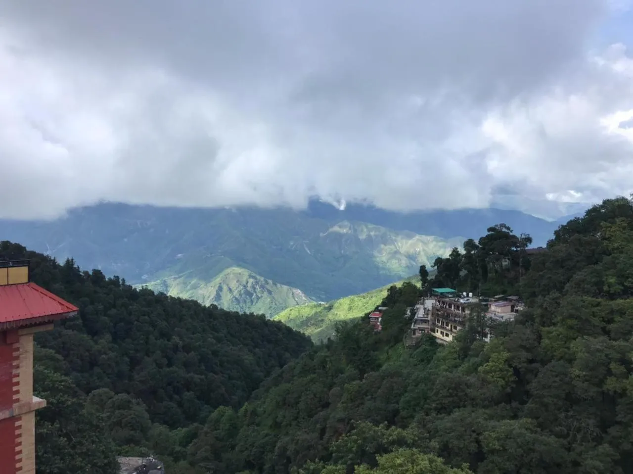 Mountain view in Hotel Vishnu Palace