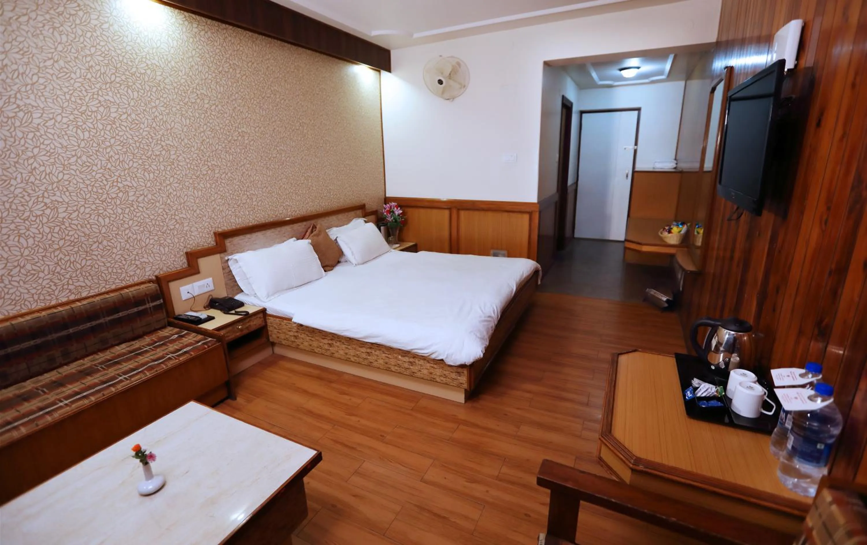 Bed in Hotel Vishnu Palace