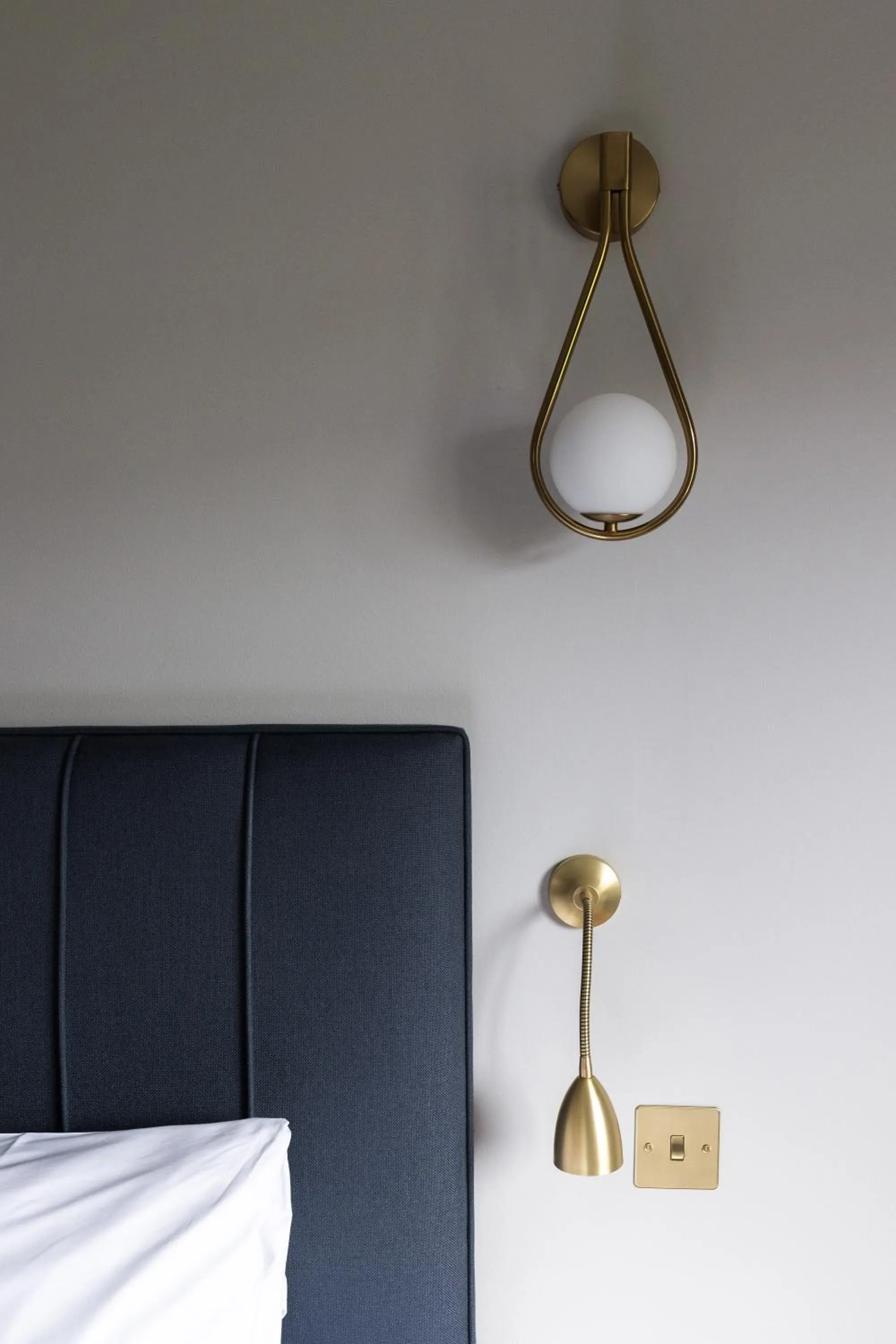 Bedroom, Bed in Stirrups Hotel