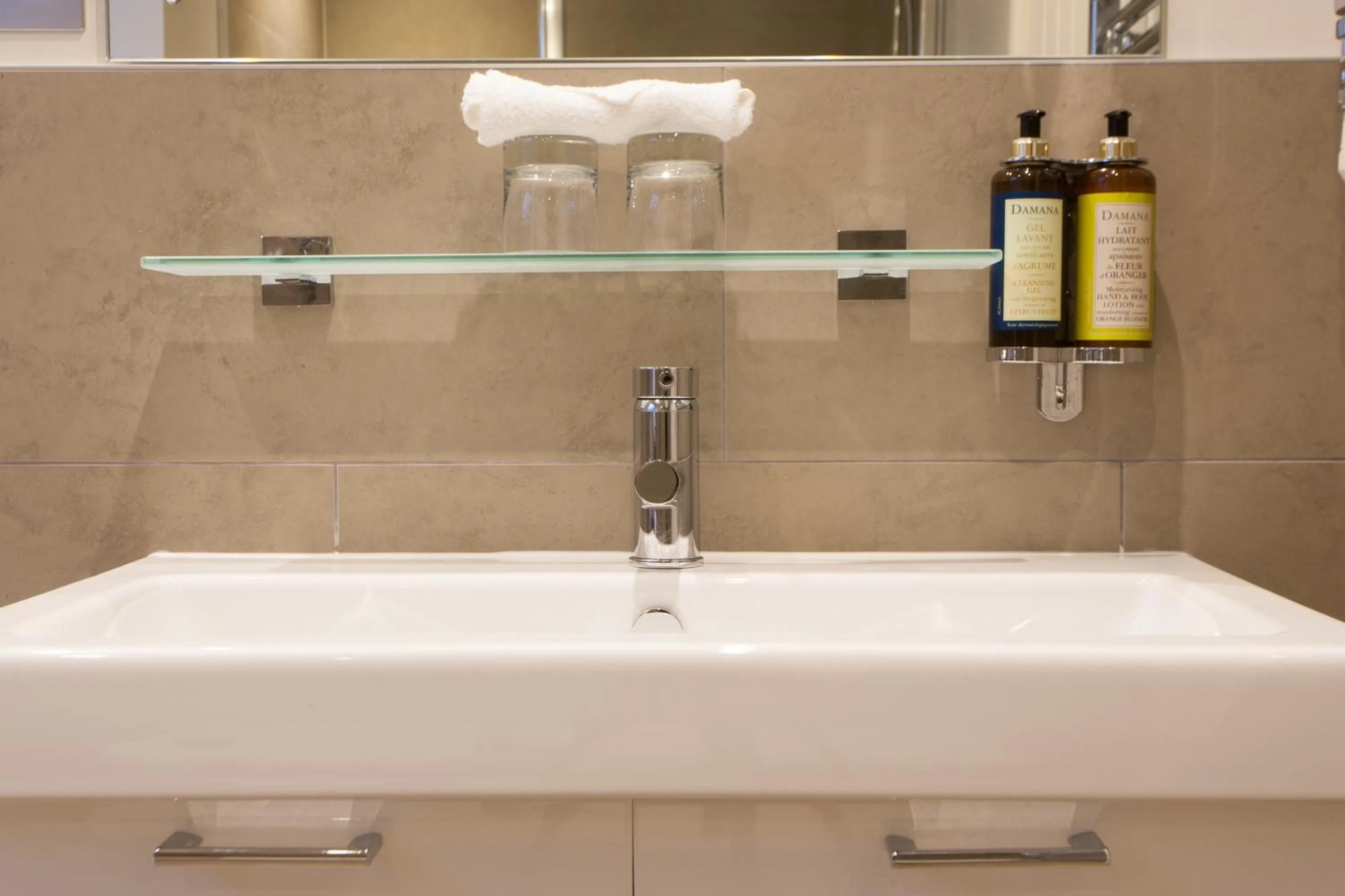 Bathroom in Stirrups Hotel