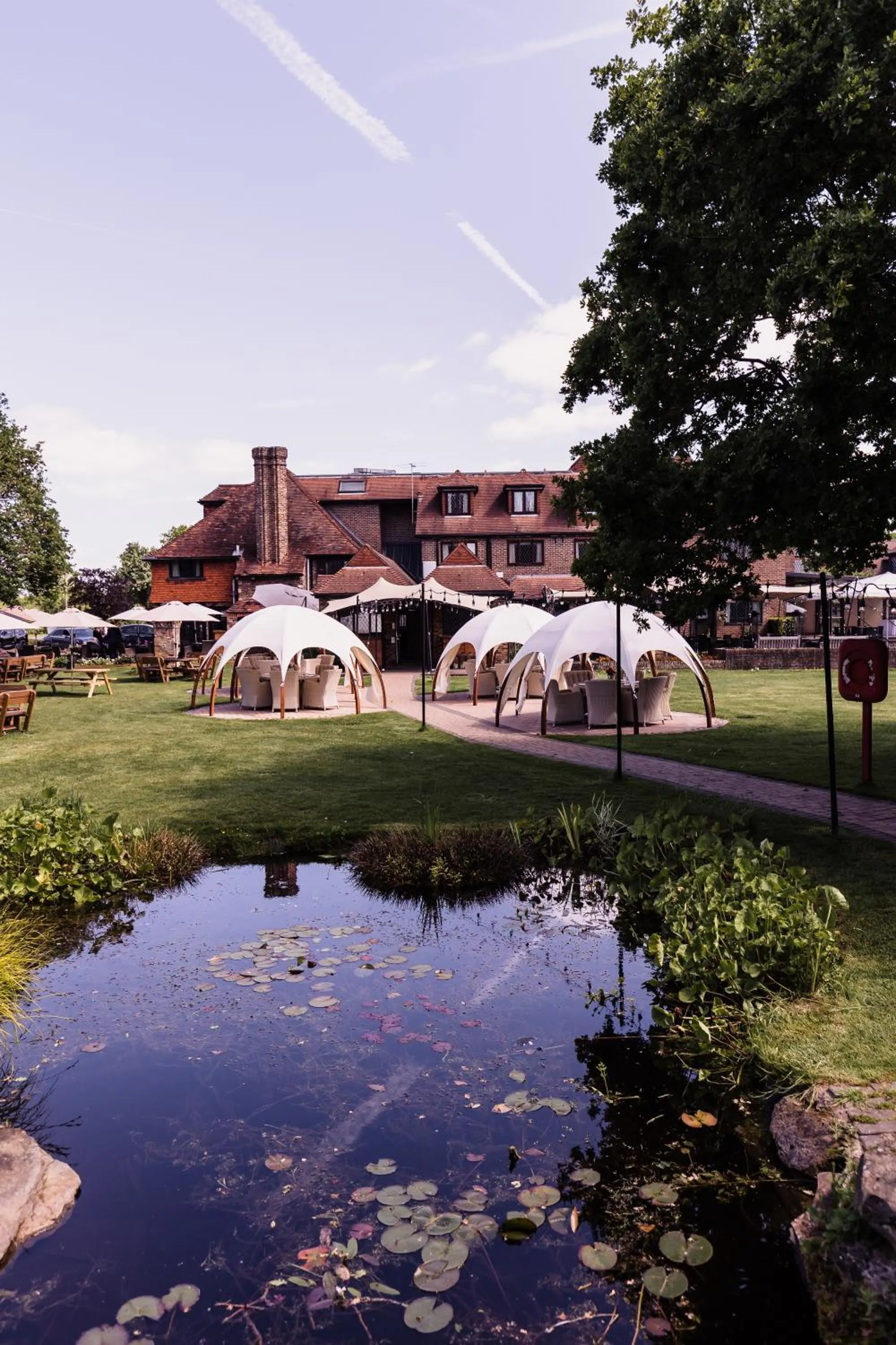 Restaurant/places to eat in Stirrups Hotel