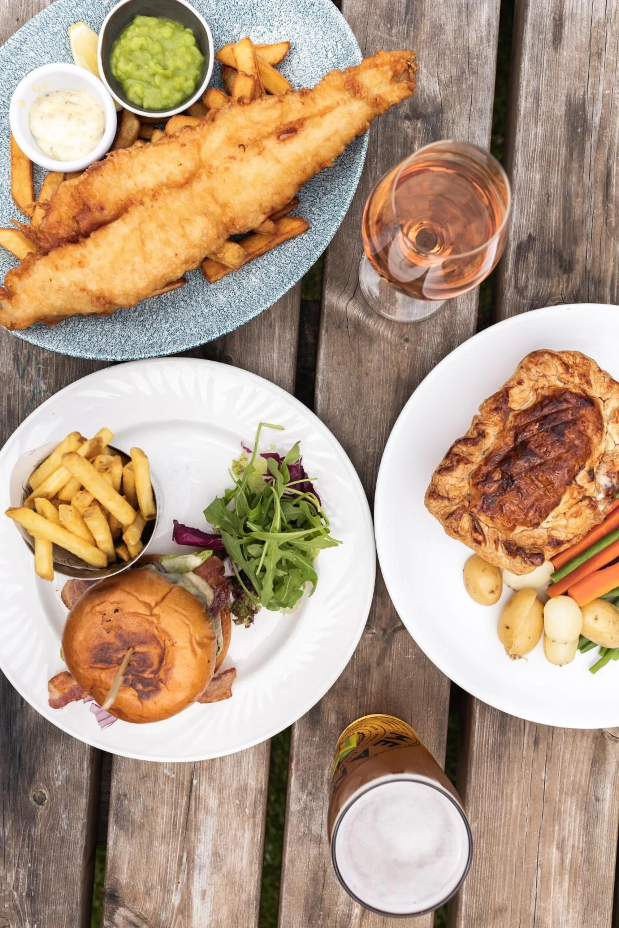 Restaurant/places to eat in Stirrups Hotel