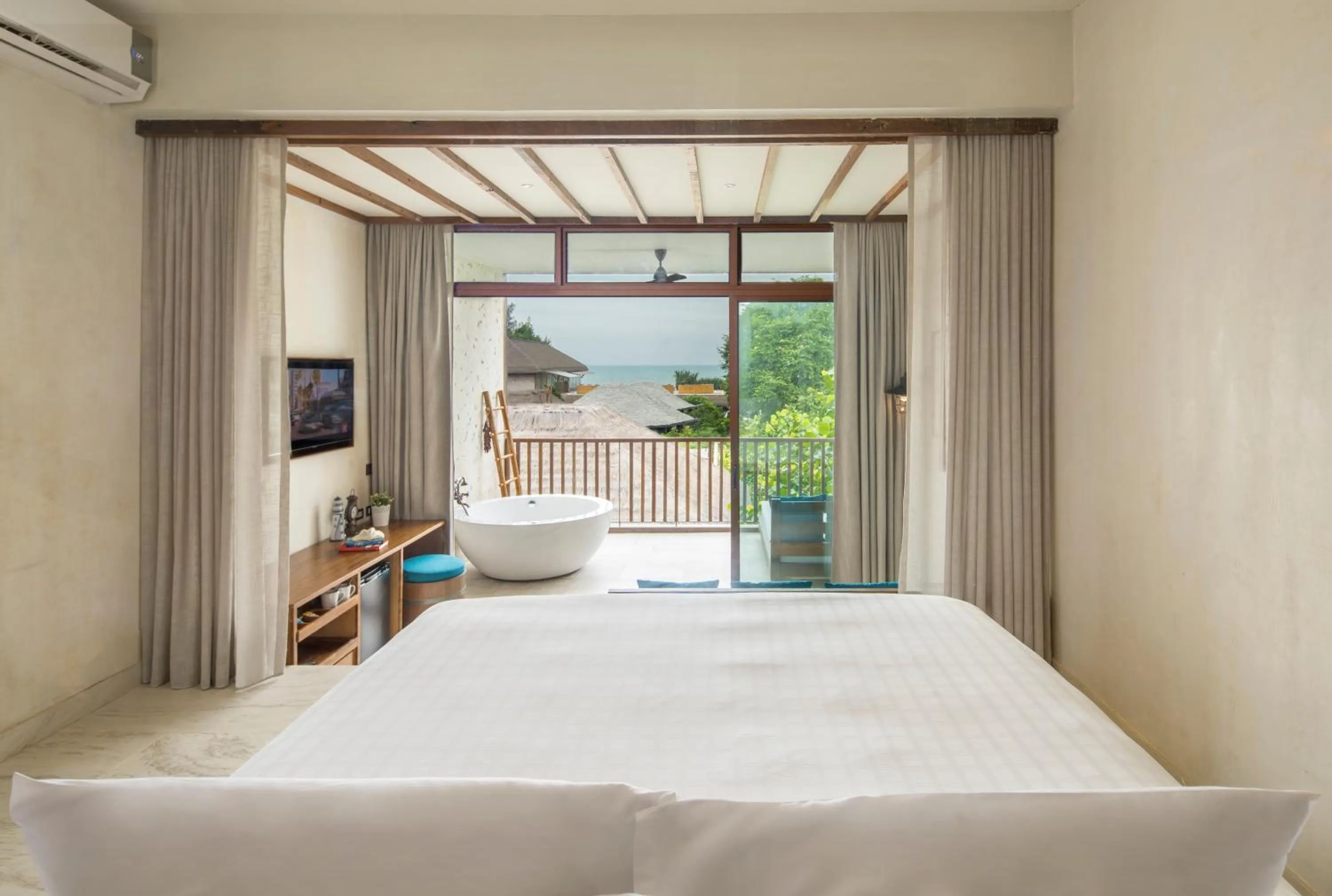 Sea view, Bed in U Pattaya