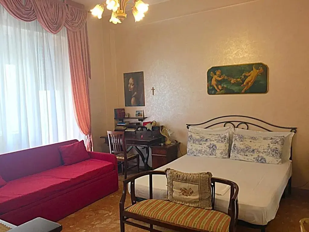 Triple Room with Balcony in B&B Gelone Triple Room with Balcony in B&B Gelone