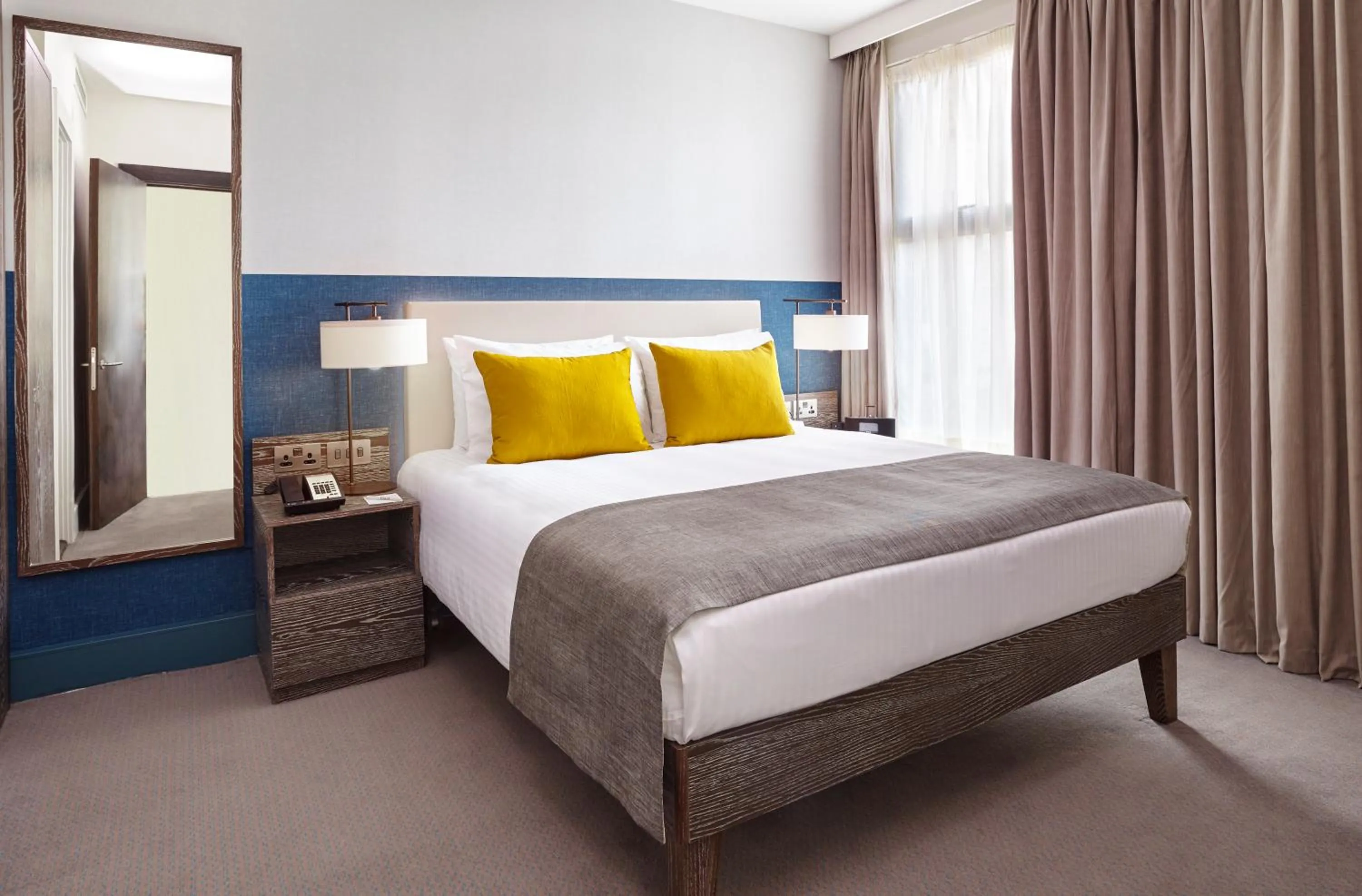 Photo of the whole room, Bed in Staybridge Suites London-Vauxhall by IHG