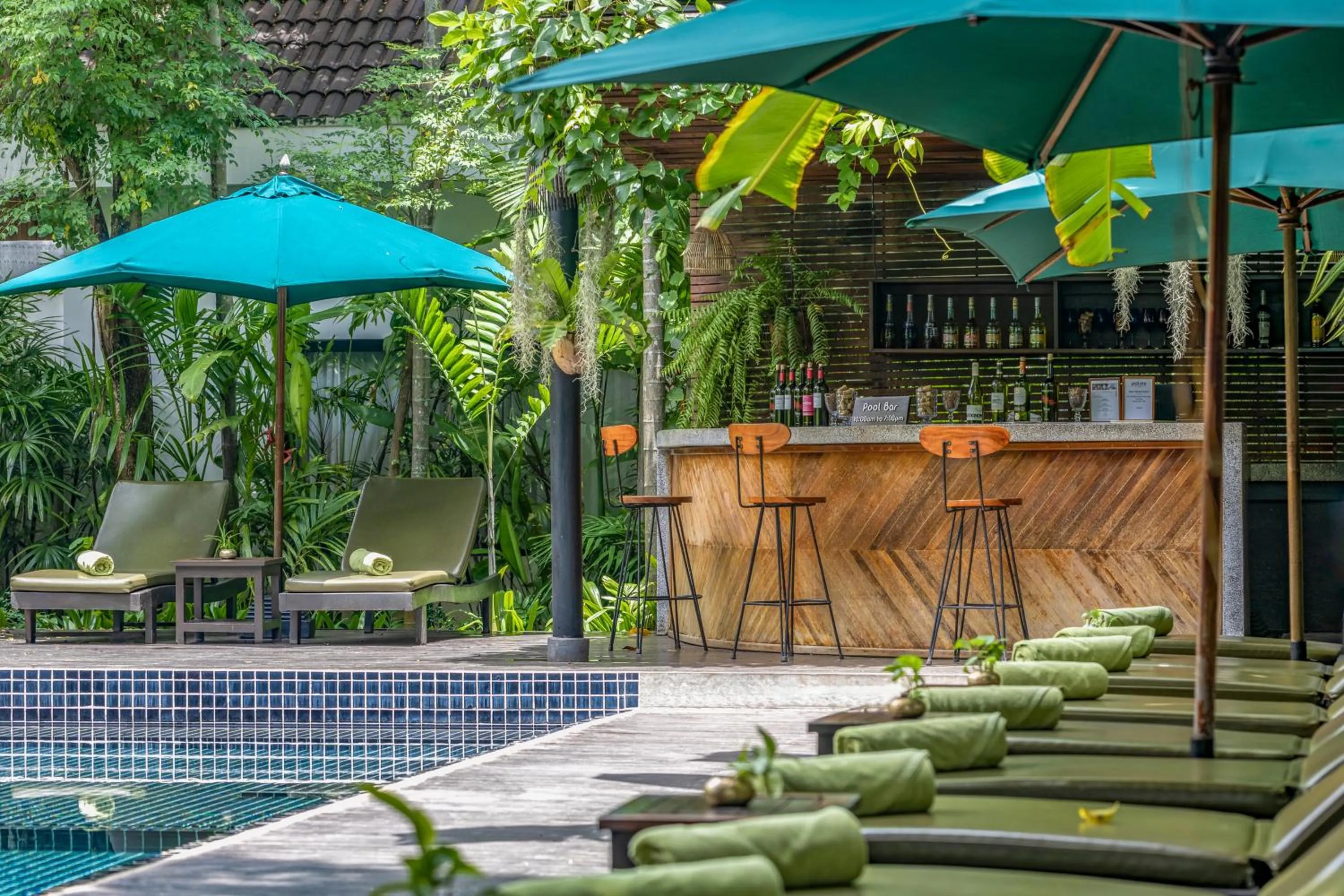 Lounge or bar in Lynnaya Urban River Resort