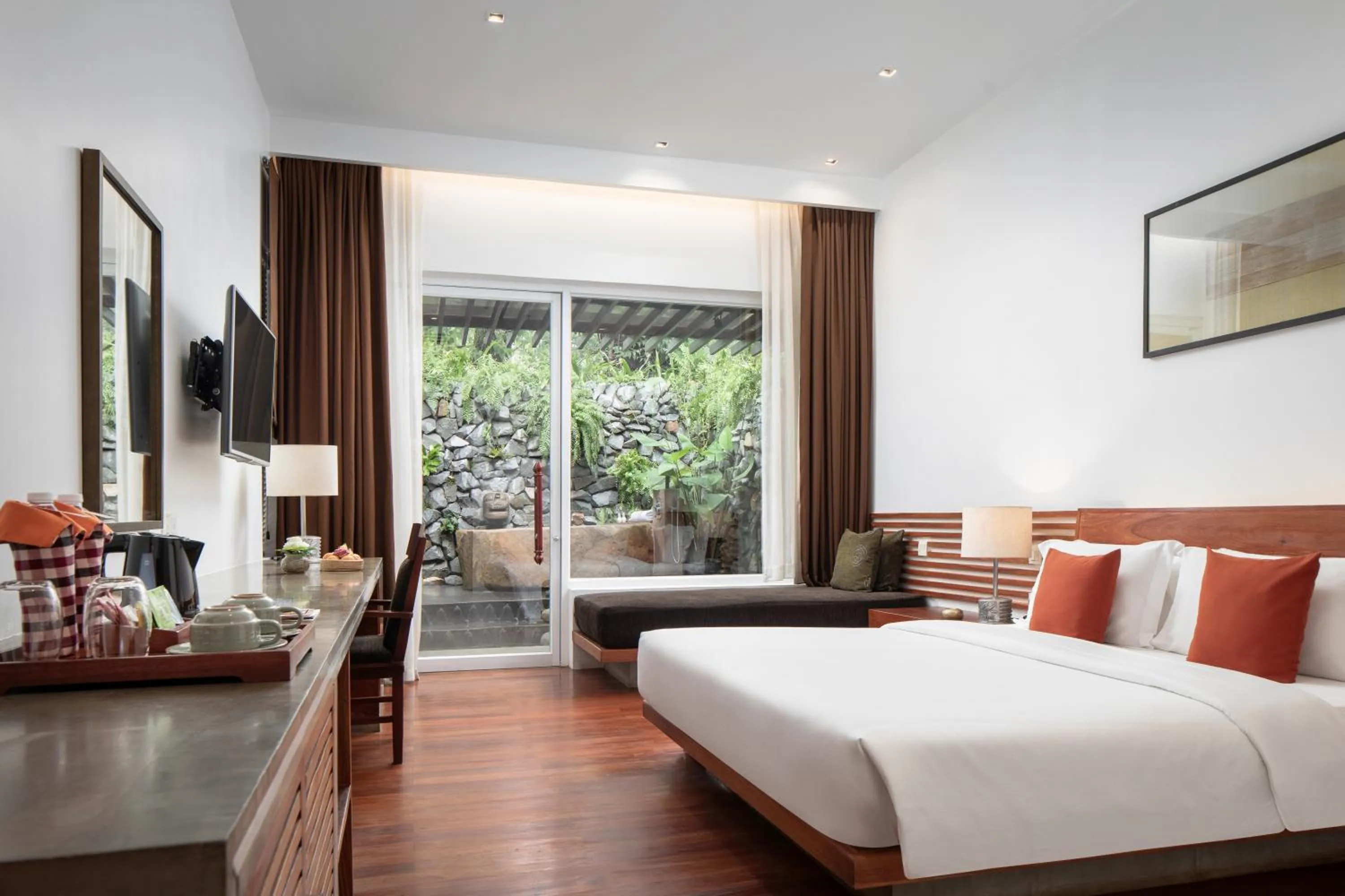 Guests, Bed in Lynnaya Urban River Resort