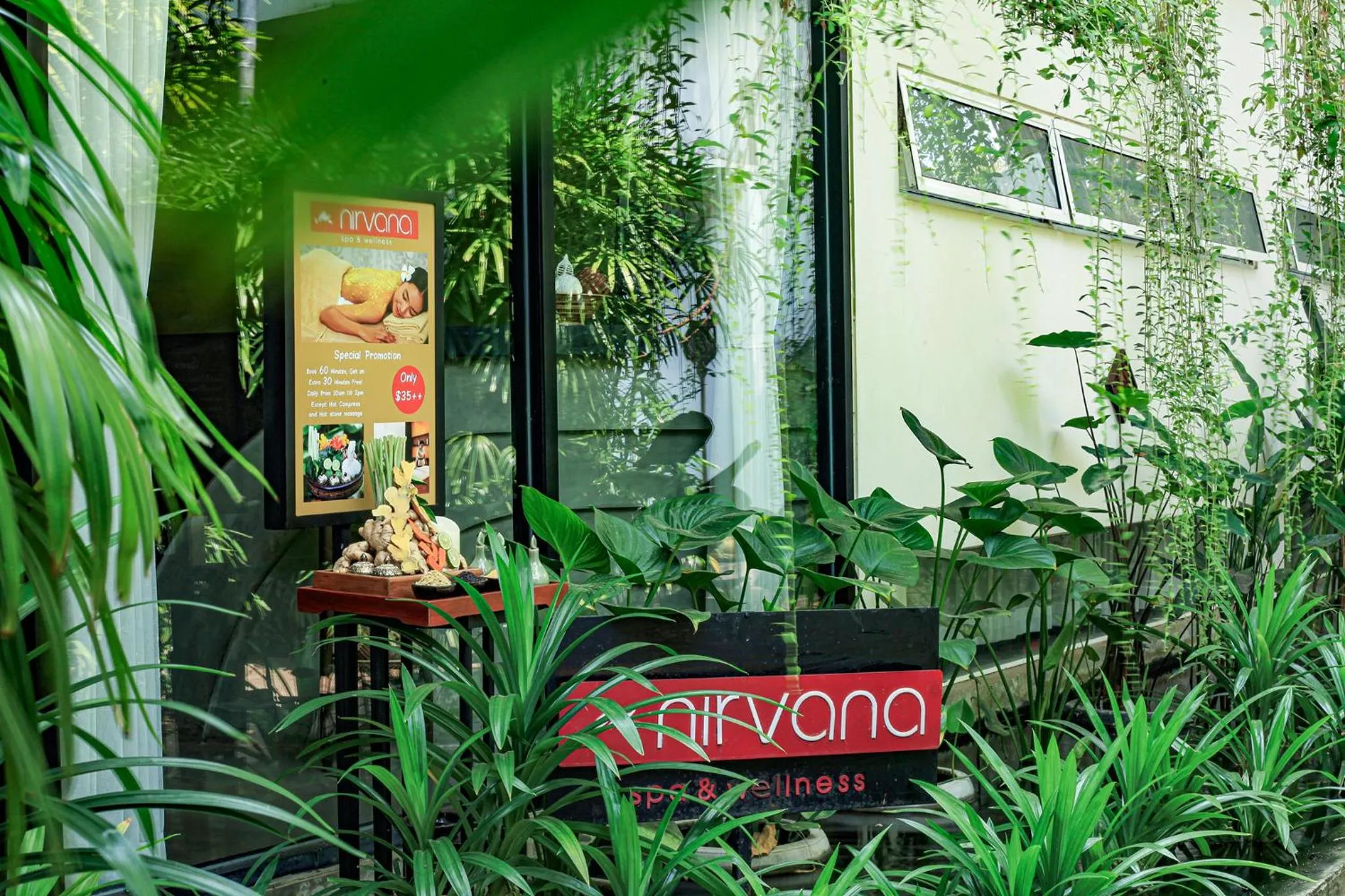 Massage in Lynnaya Urban River Resort