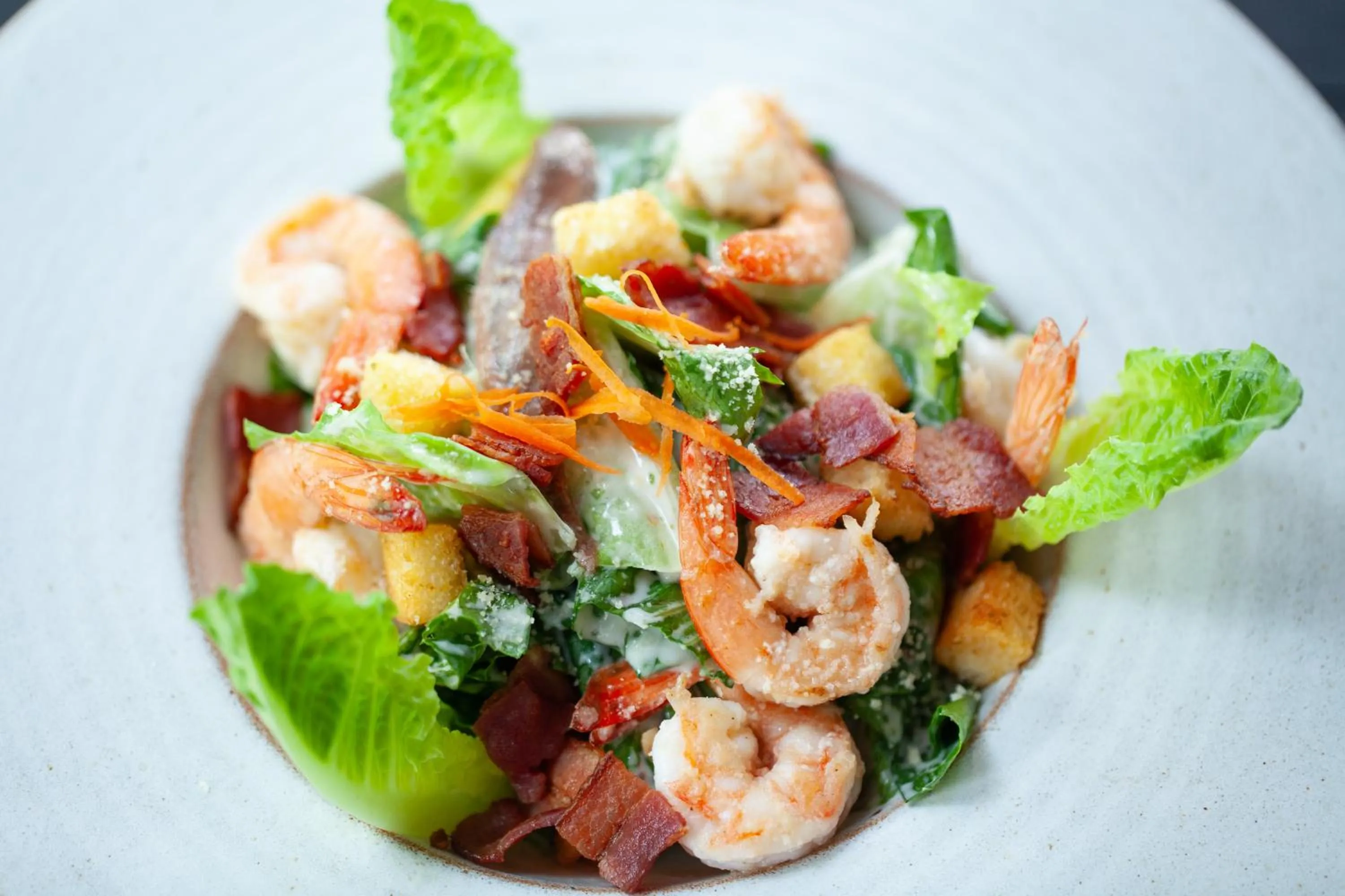 Food and drinks in Lynnaya Urban River Resort