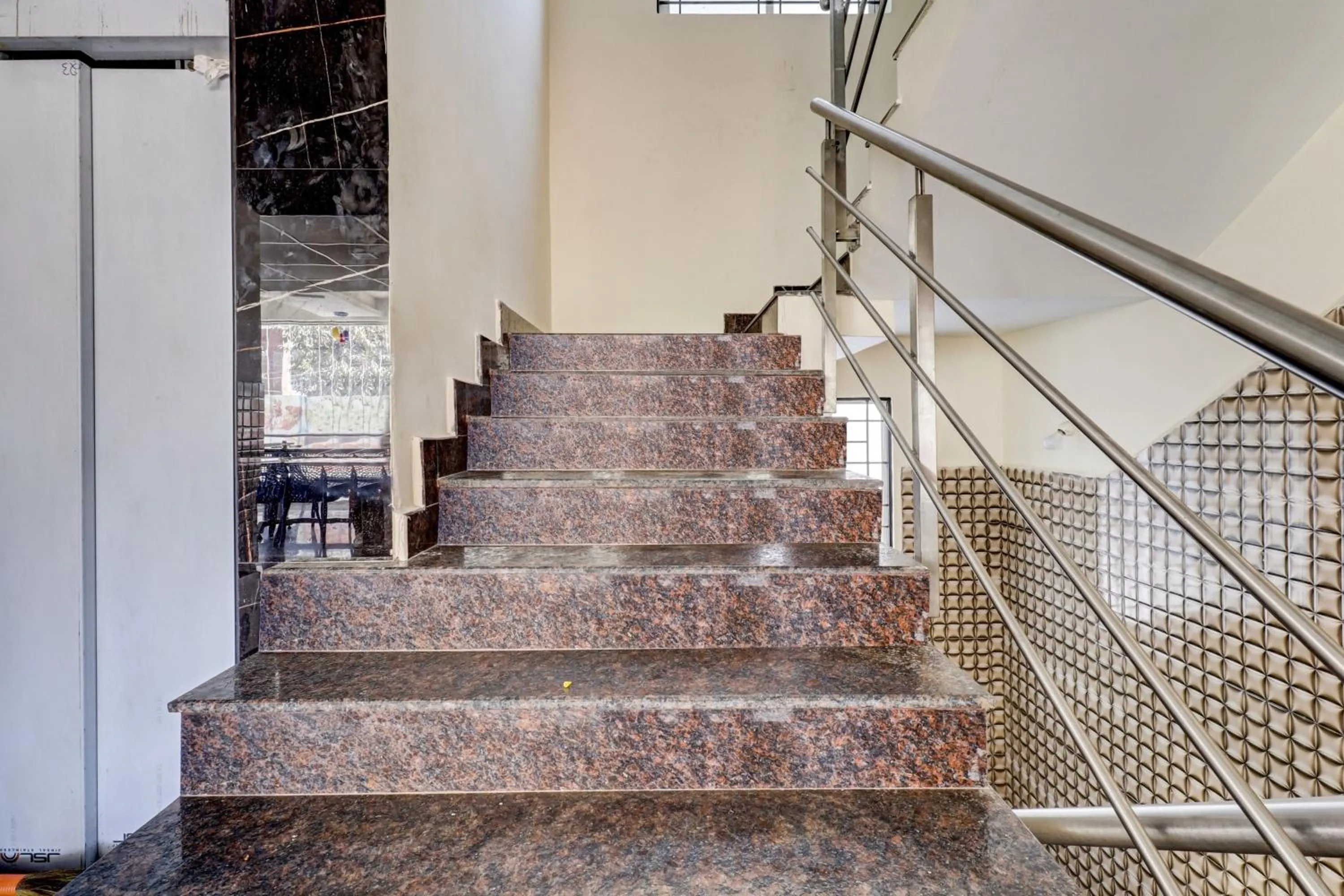 Facade/entrance in Hotel O Power Spirits Boarding and Lodging